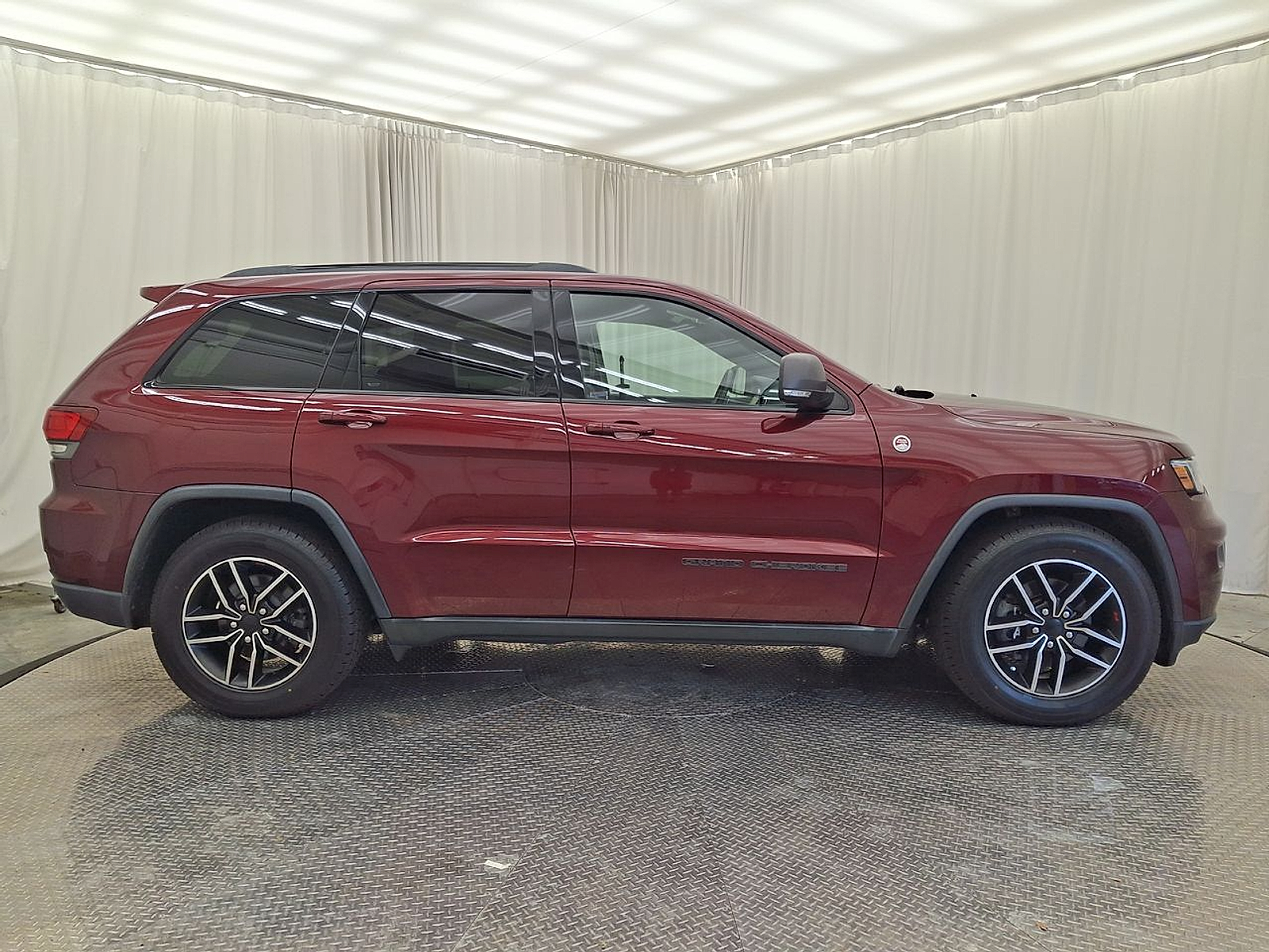 Used 2019 Jeep Grand Cherokee Truck