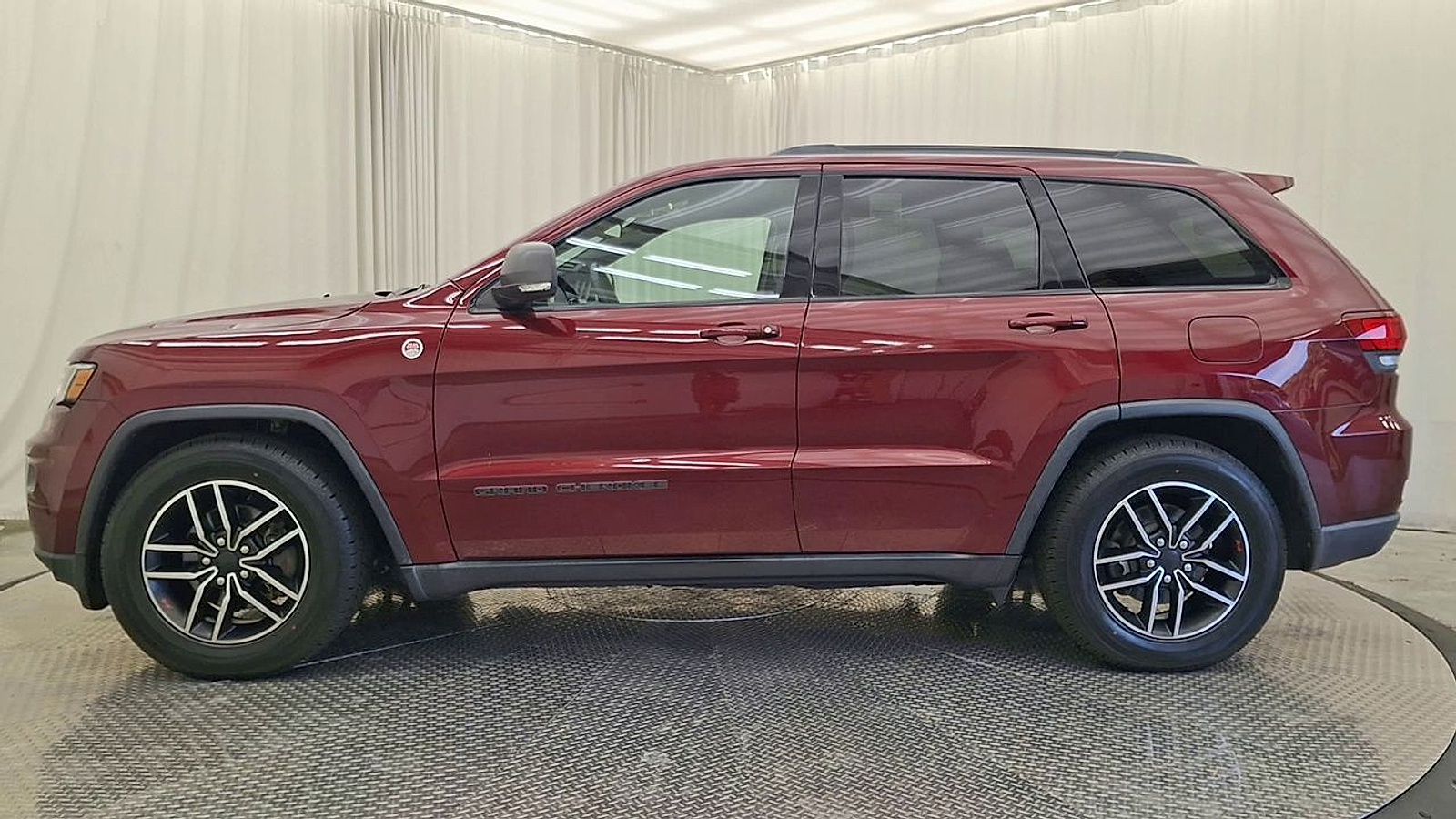 Used 2019 Jeep Grand Cherokee Truck