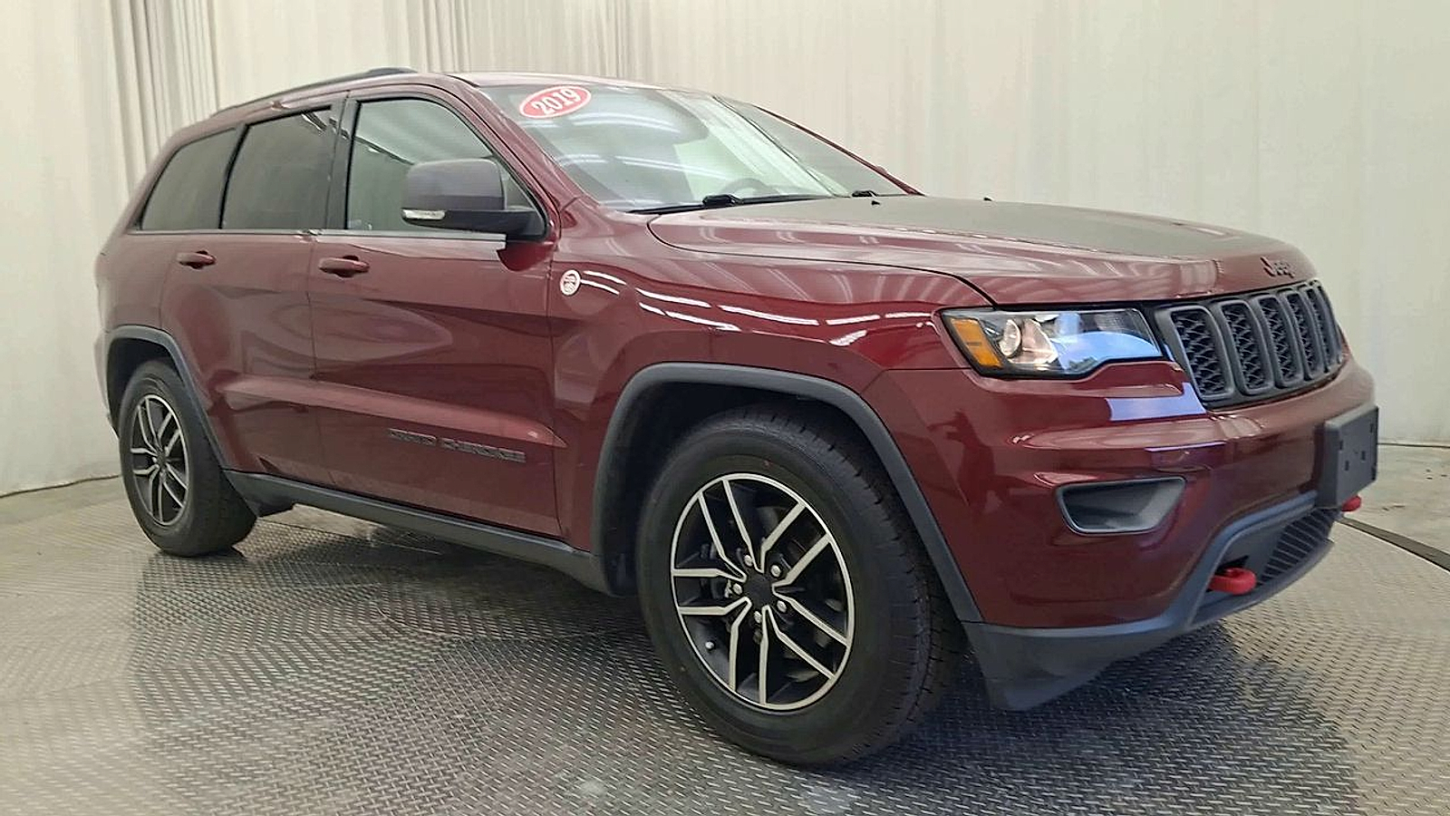 Used 2019 Jeep Grand Cherokee Truck