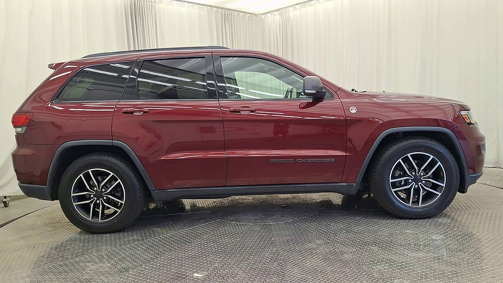 Used 2019 Jeep Grand Cherokee Truck