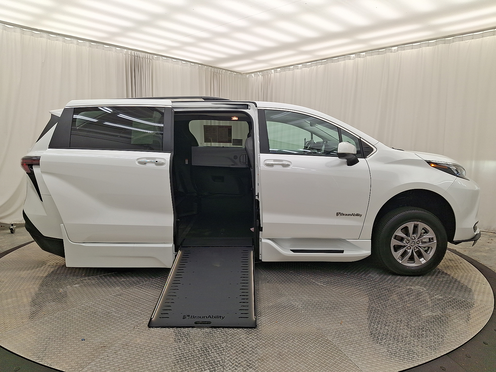 Used 2026 Toyota Sienna Van