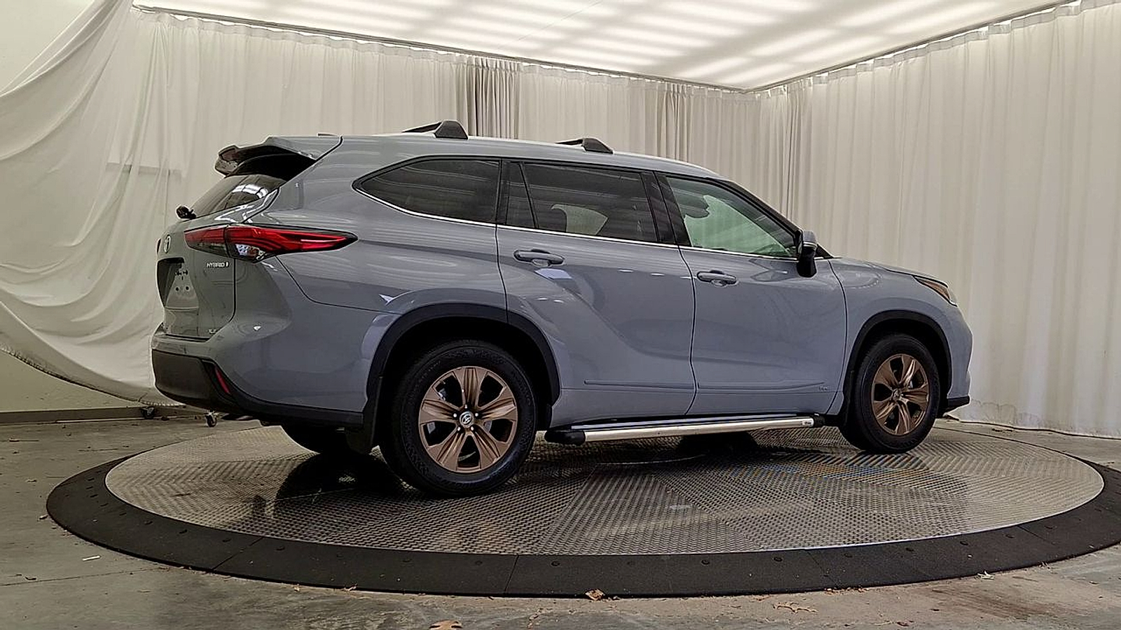 Used 2022 Toyota Highlander Truck