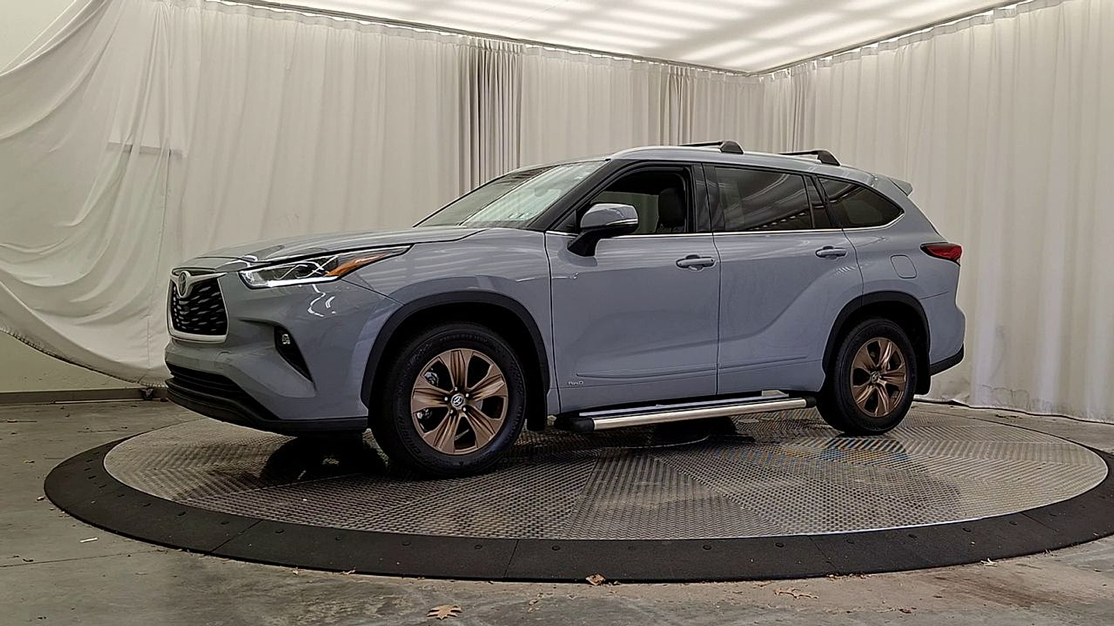 Used 2022 Toyota Highlander Truck