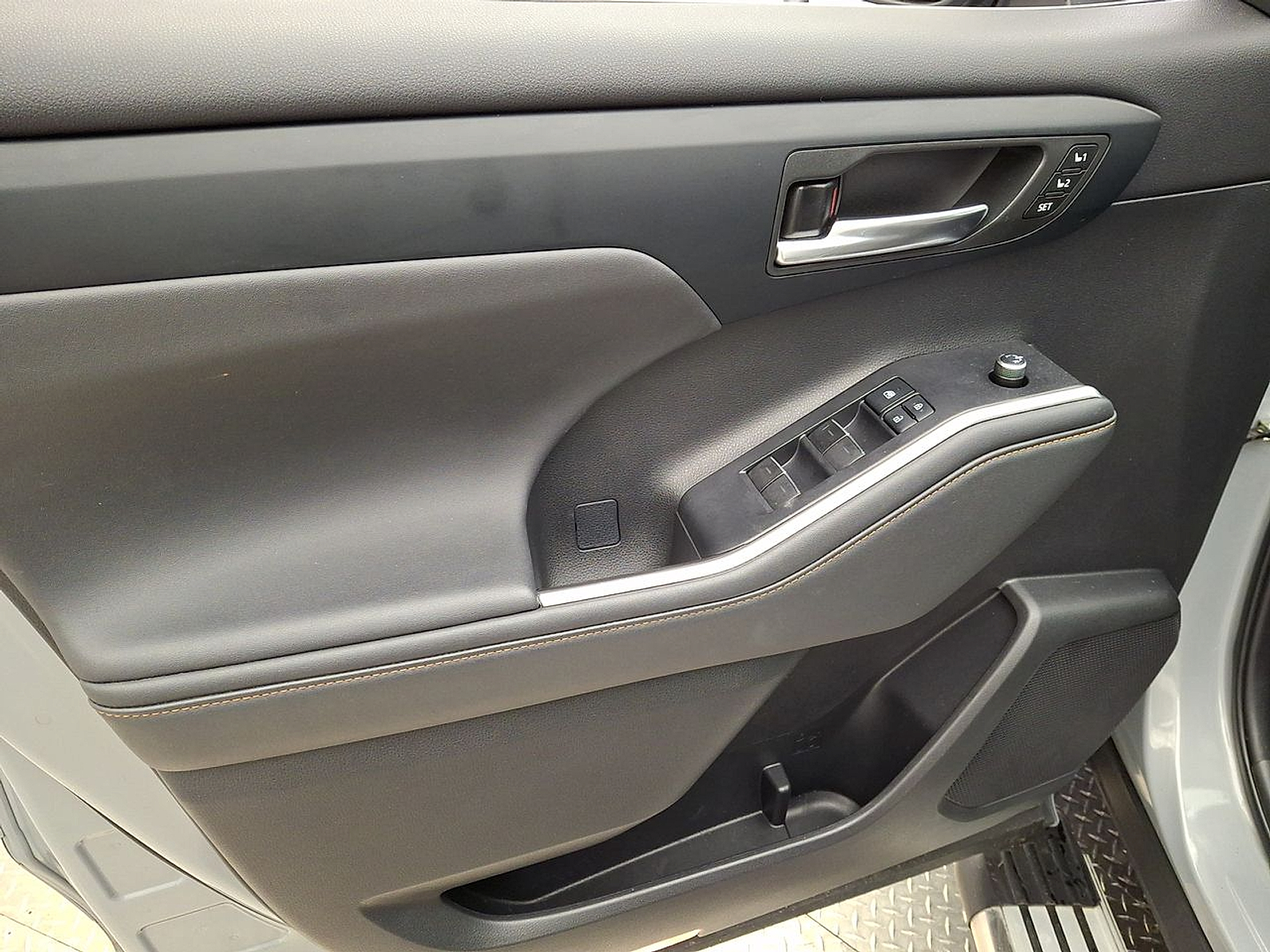 Used 2022 Toyota Highlander Truck