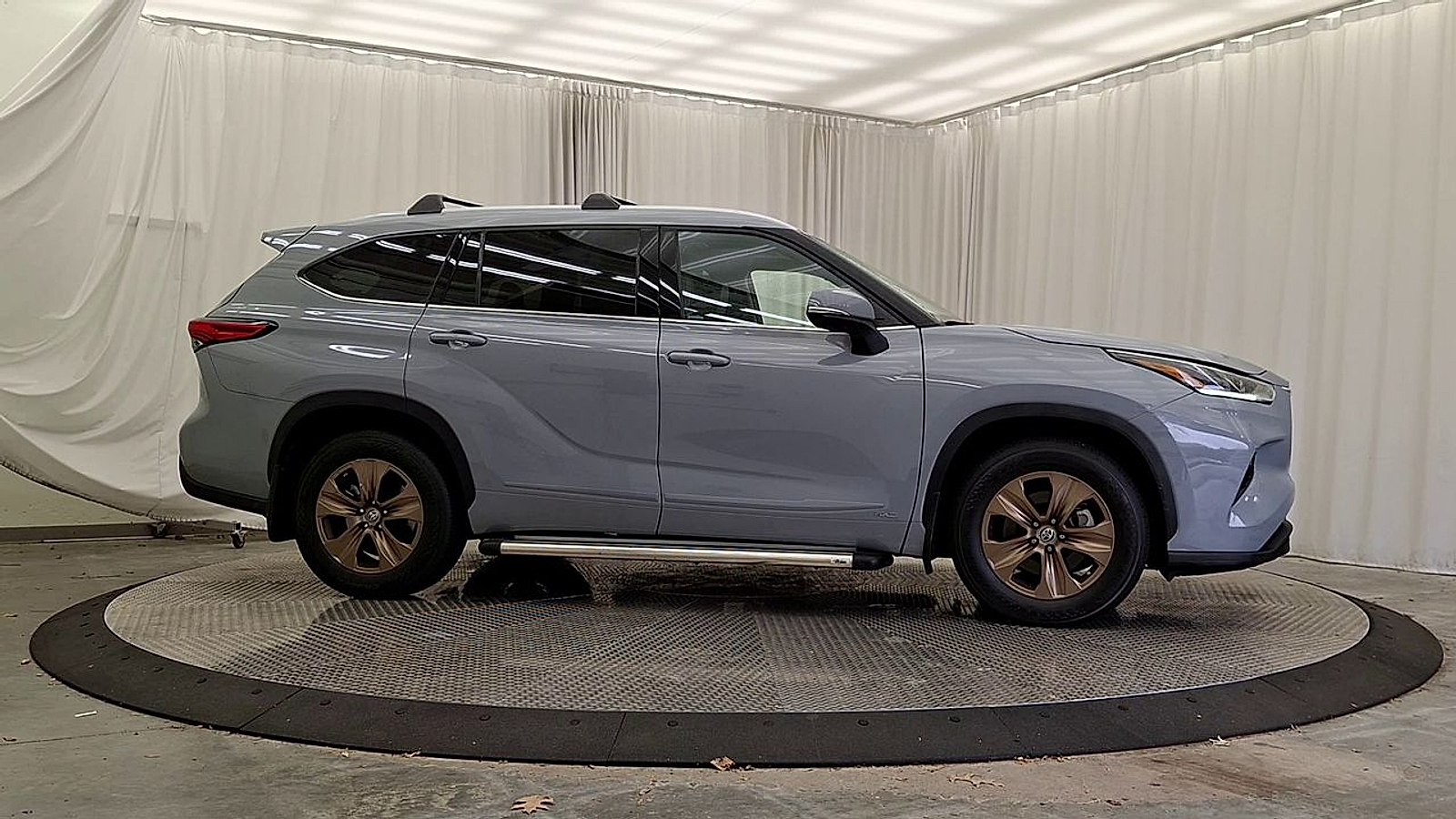 Used 2022 Toyota Highlander Truck