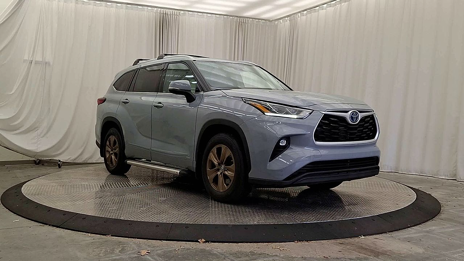 Used 2022 Toyota Highlander Truck