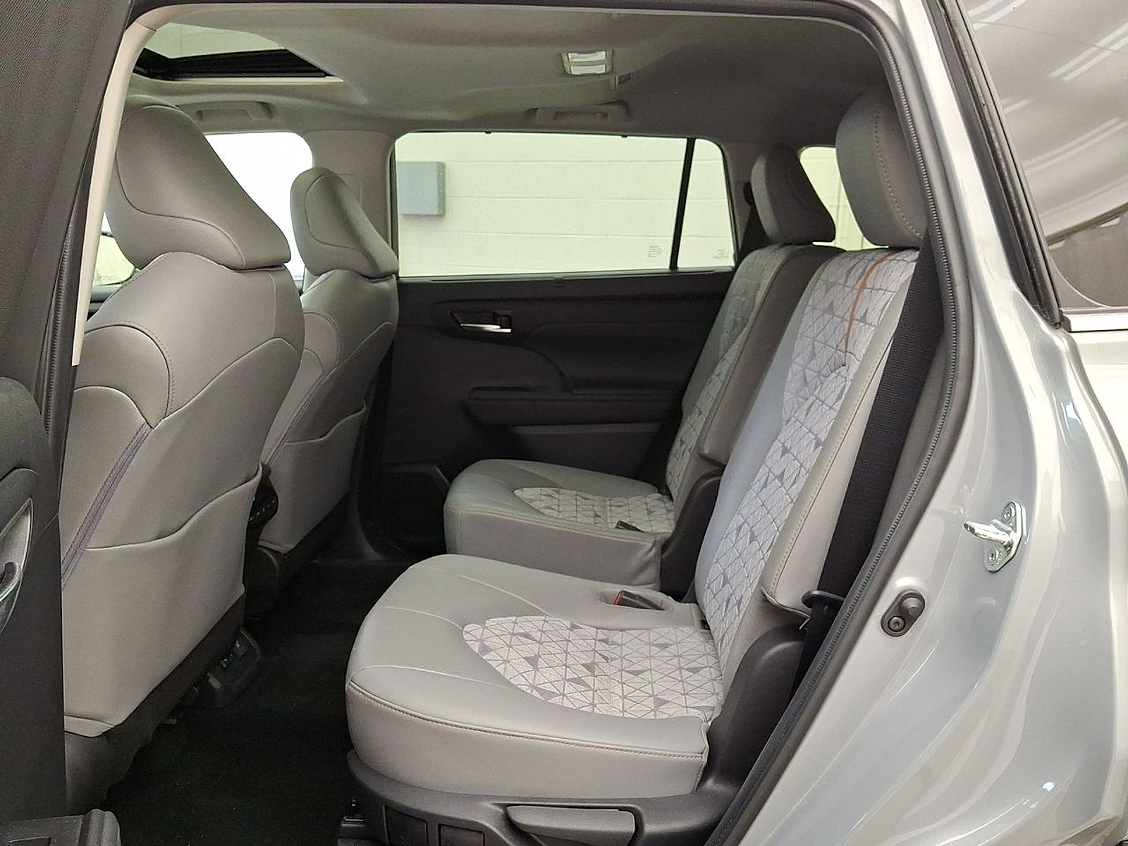 Used 2022 Toyota Highlander Truck