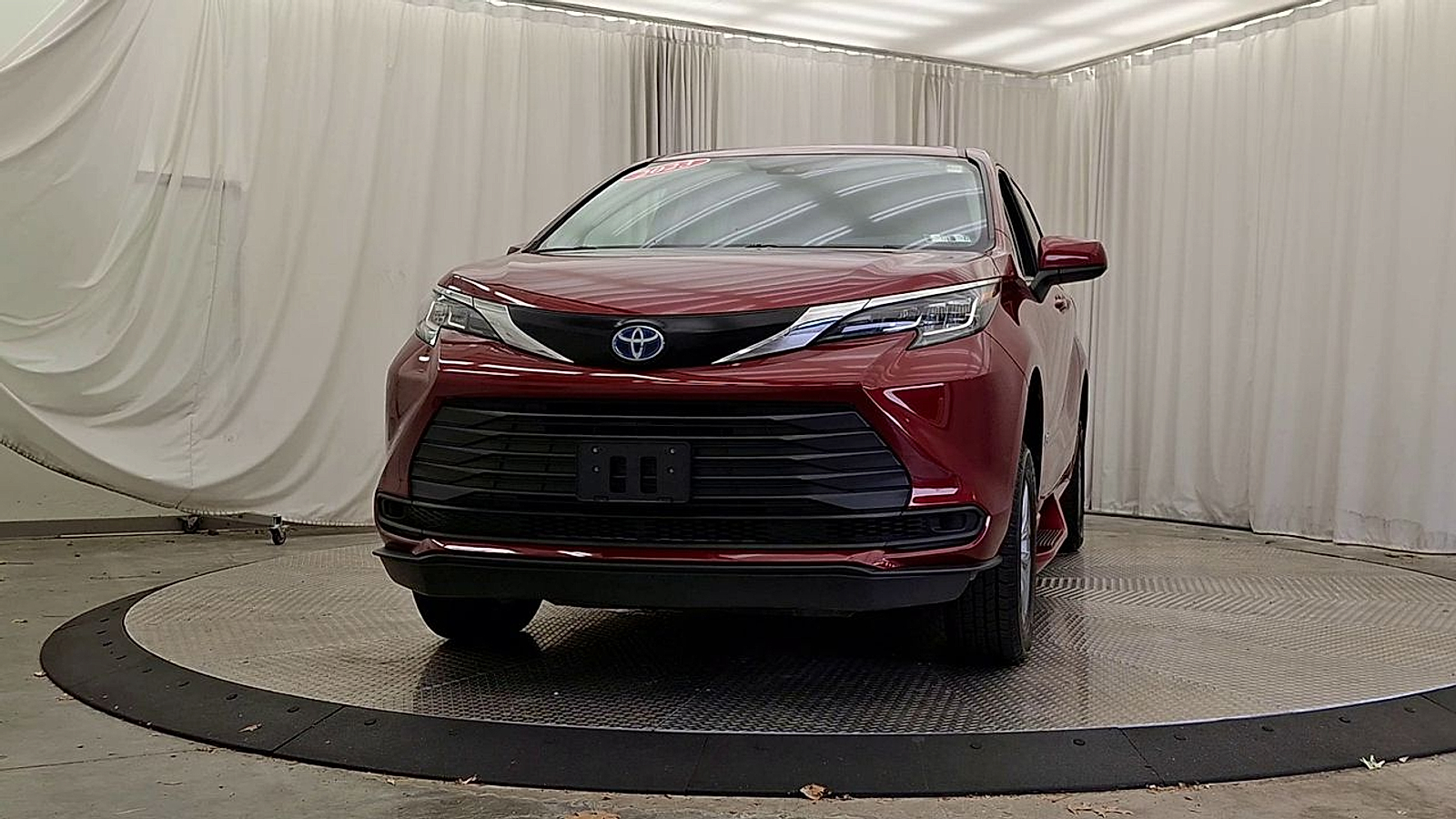 Used 2023 Toyota Sienna Sedan