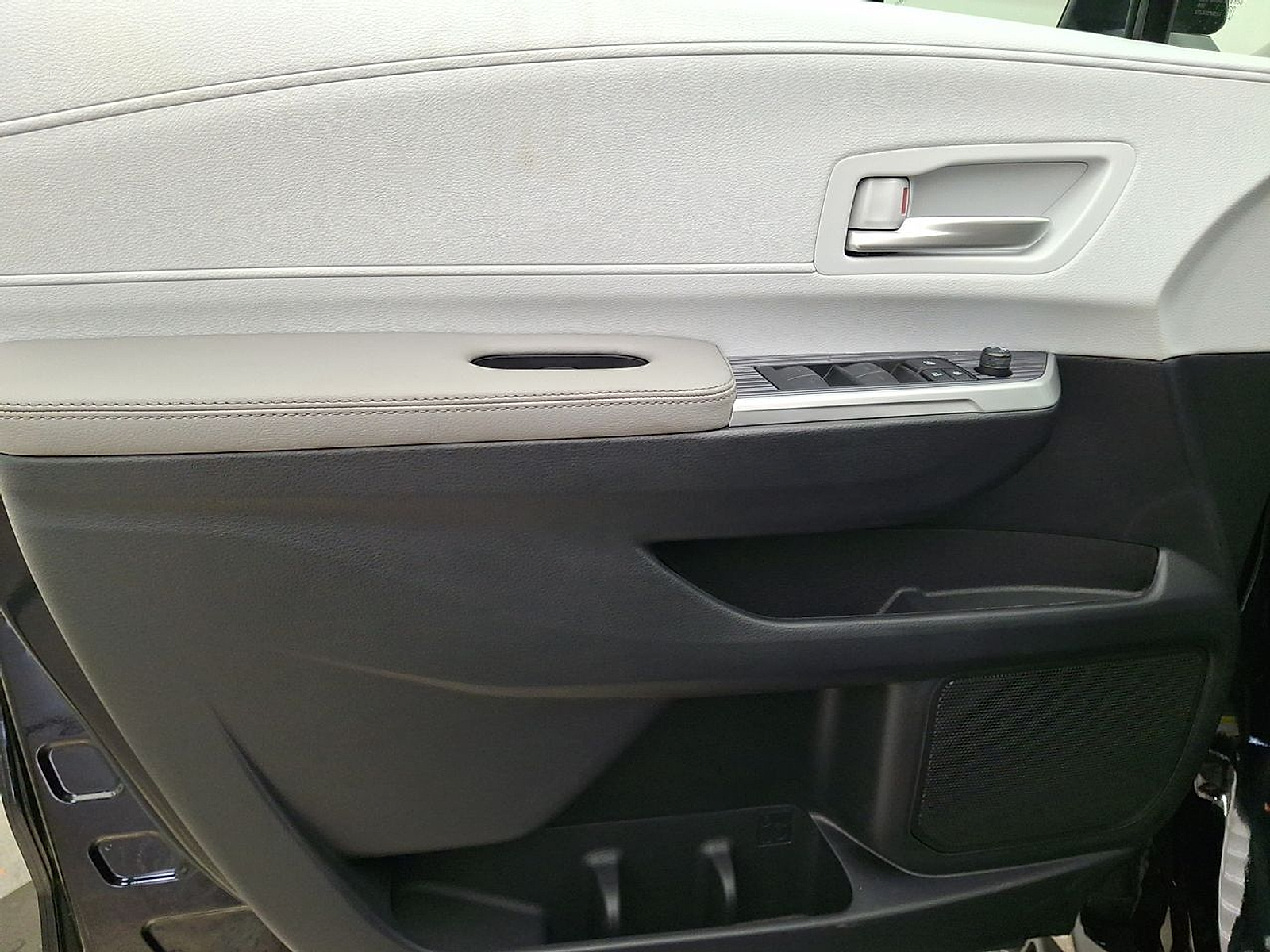Used 2026 Toyota Sienna Van