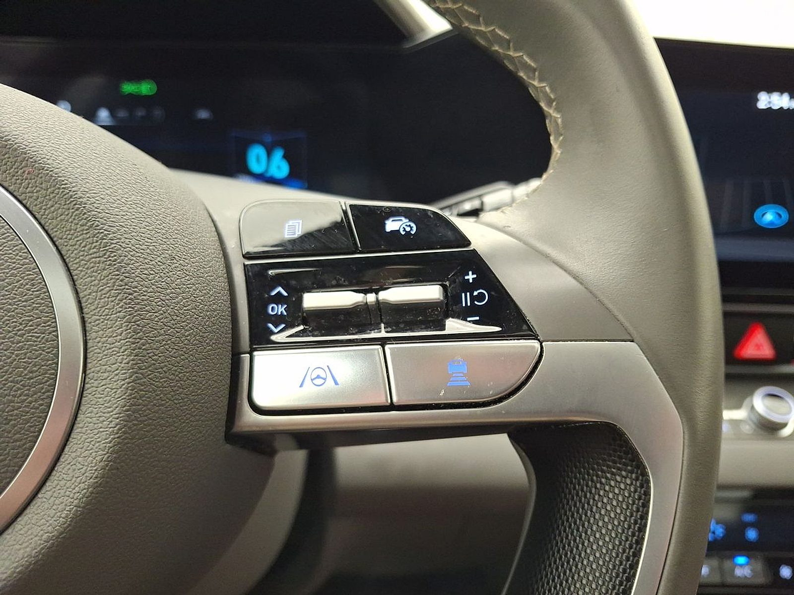 Used 2024 Hyundai Elantra Sedan