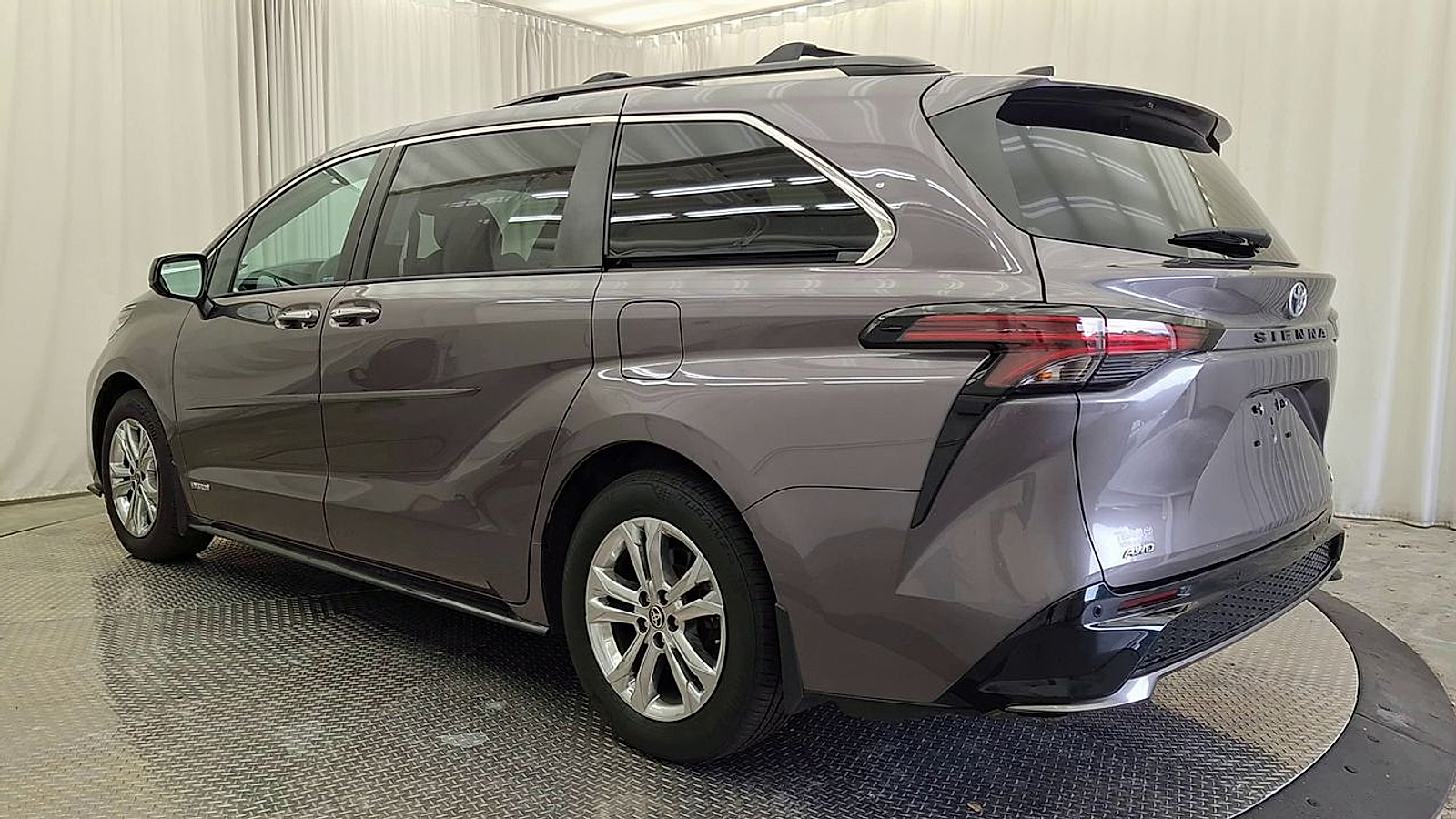 Used 2021 Toyota Sienna Truck