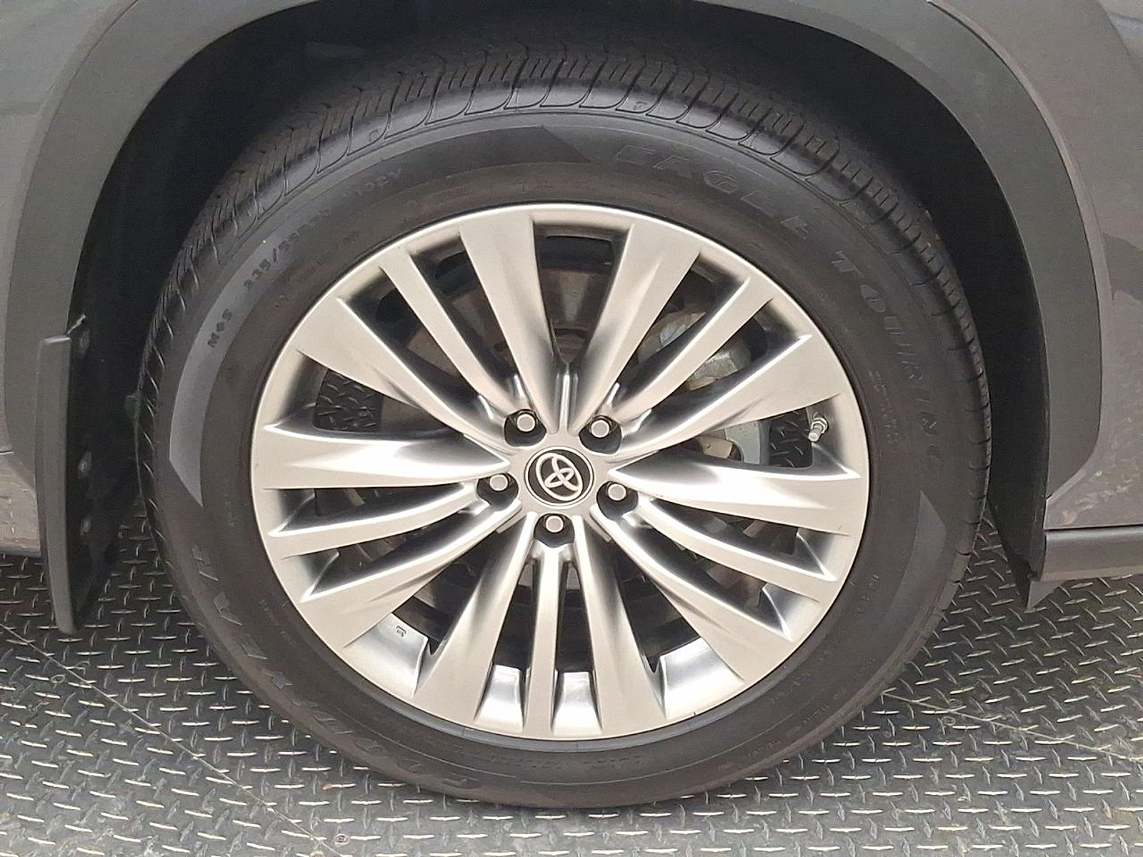 Used 2022 Toyota Highlander Truck