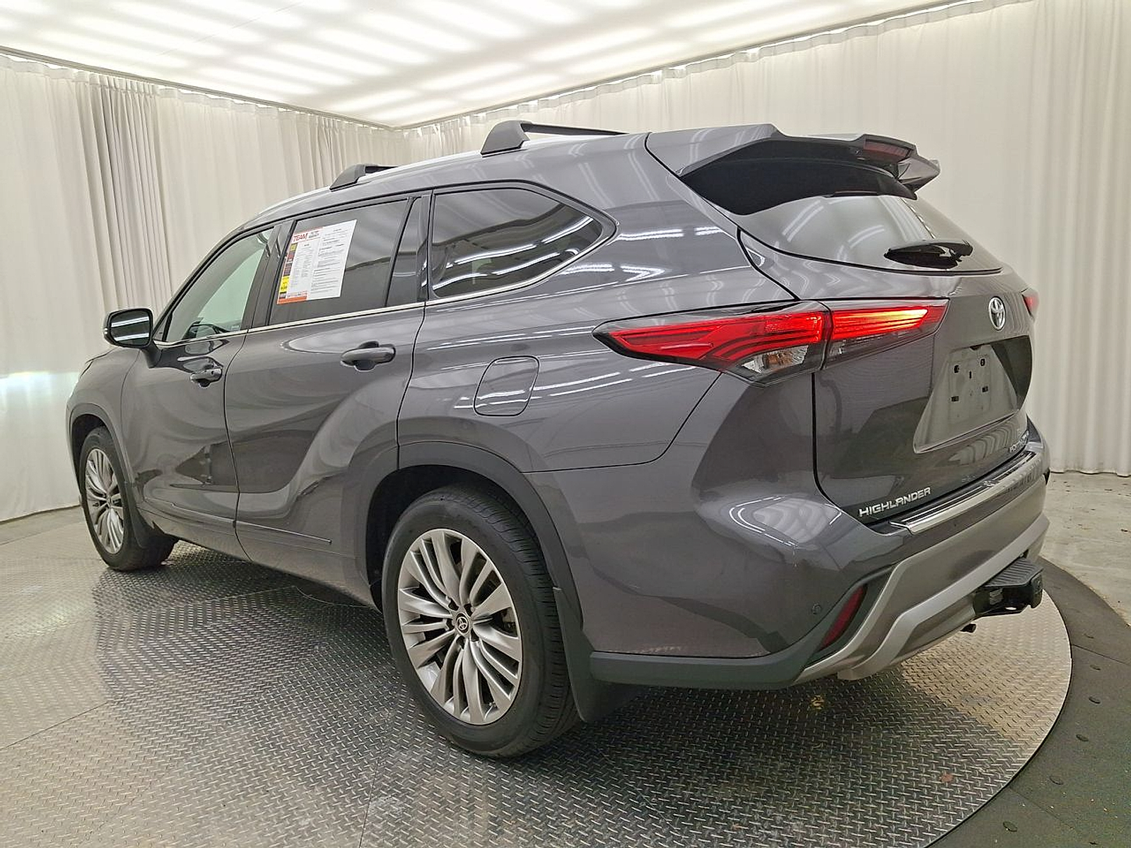Used 2022 Toyota Highlander Truck
