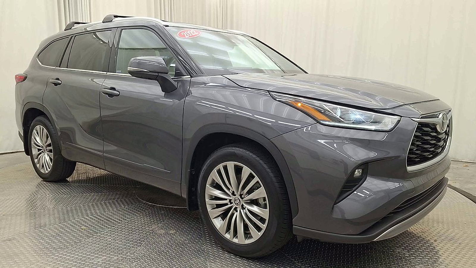Used 2022 Toyota Highlander Truck