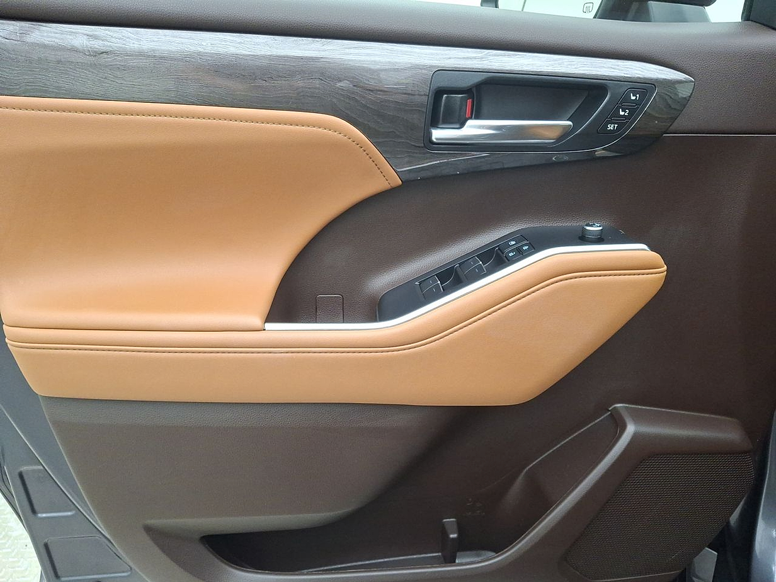 Used 2022 Toyota Highlander Truck