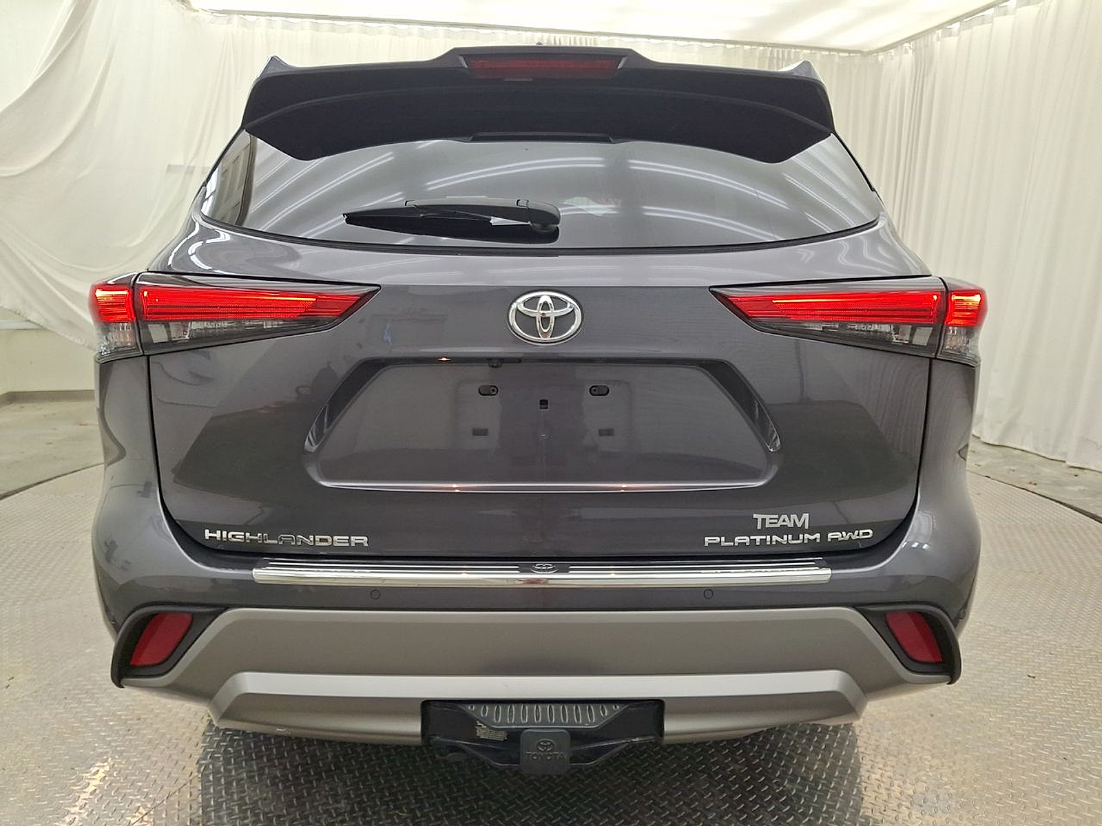 Used 2022 Toyota Highlander Truck