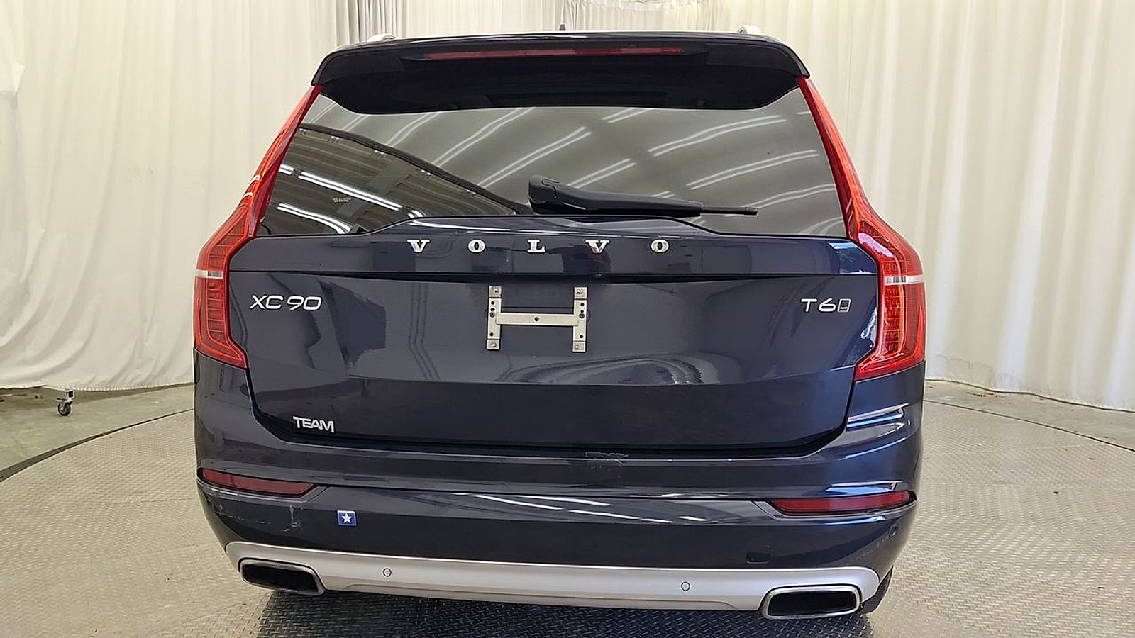 Used 2016 Volvo XC90 Momentum with VIN YV4A22PK1G1075972 for sale in Glen Mills, PA
