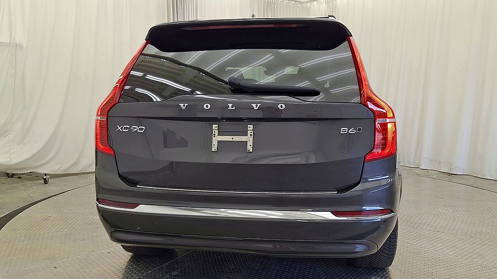 Used 2023 Volvo XC90 Sedan