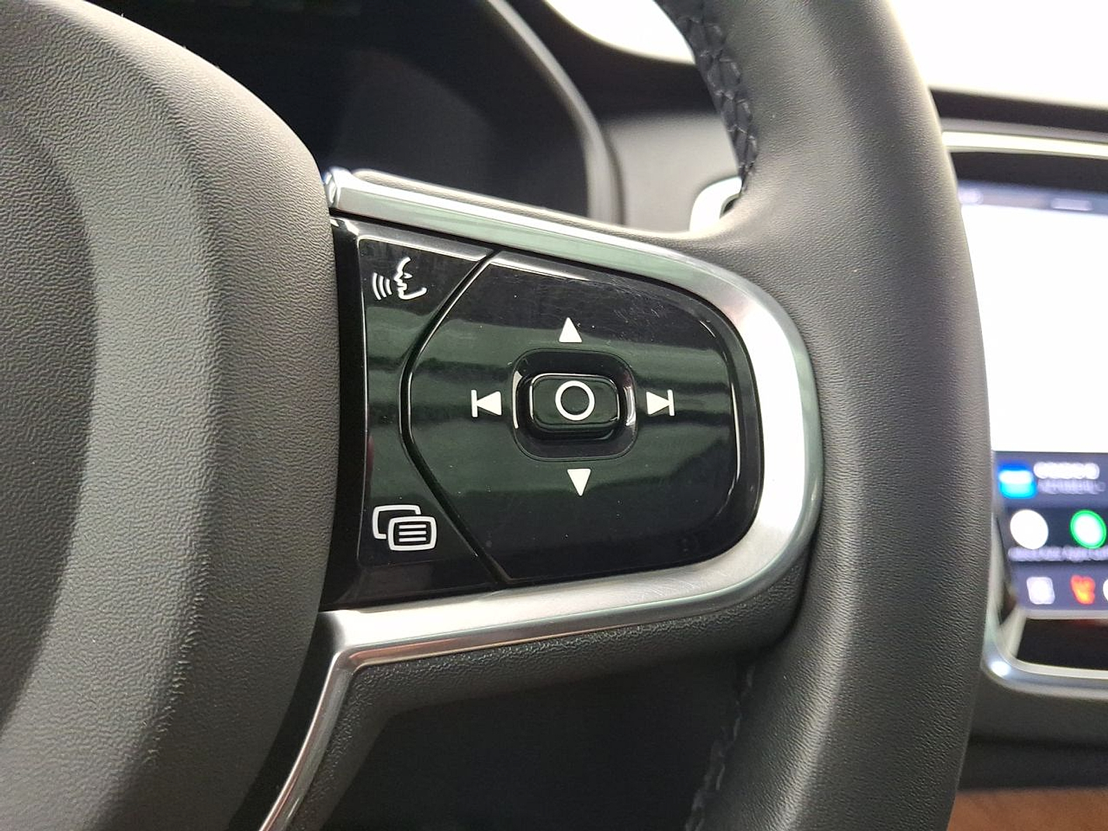 Used 2023 Volvo XC90 Sedan