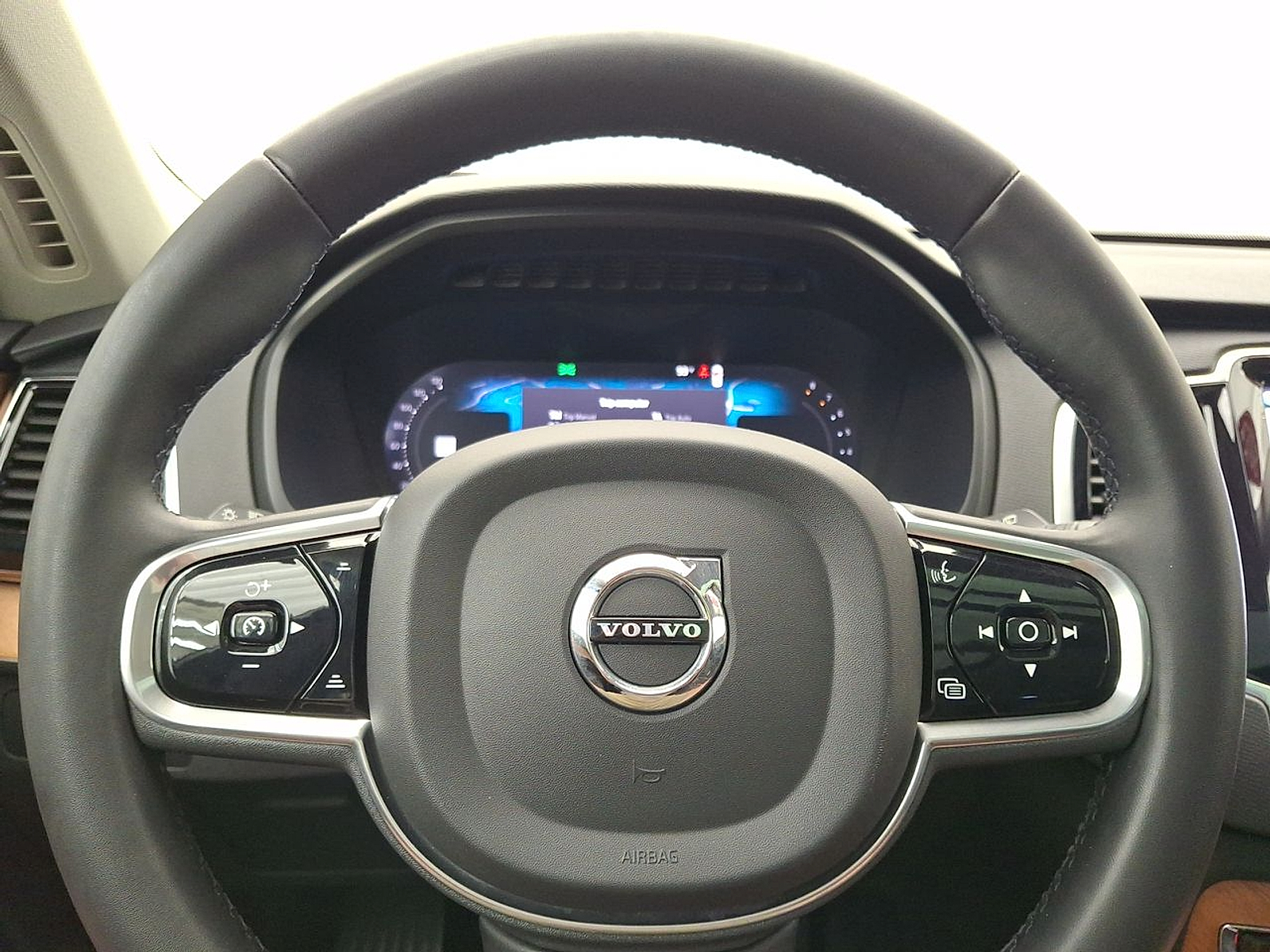Used 2023 Volvo XC90 Sedan