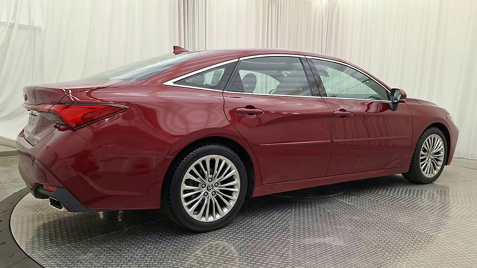 Used 2019 Toyota Avalon Sedan