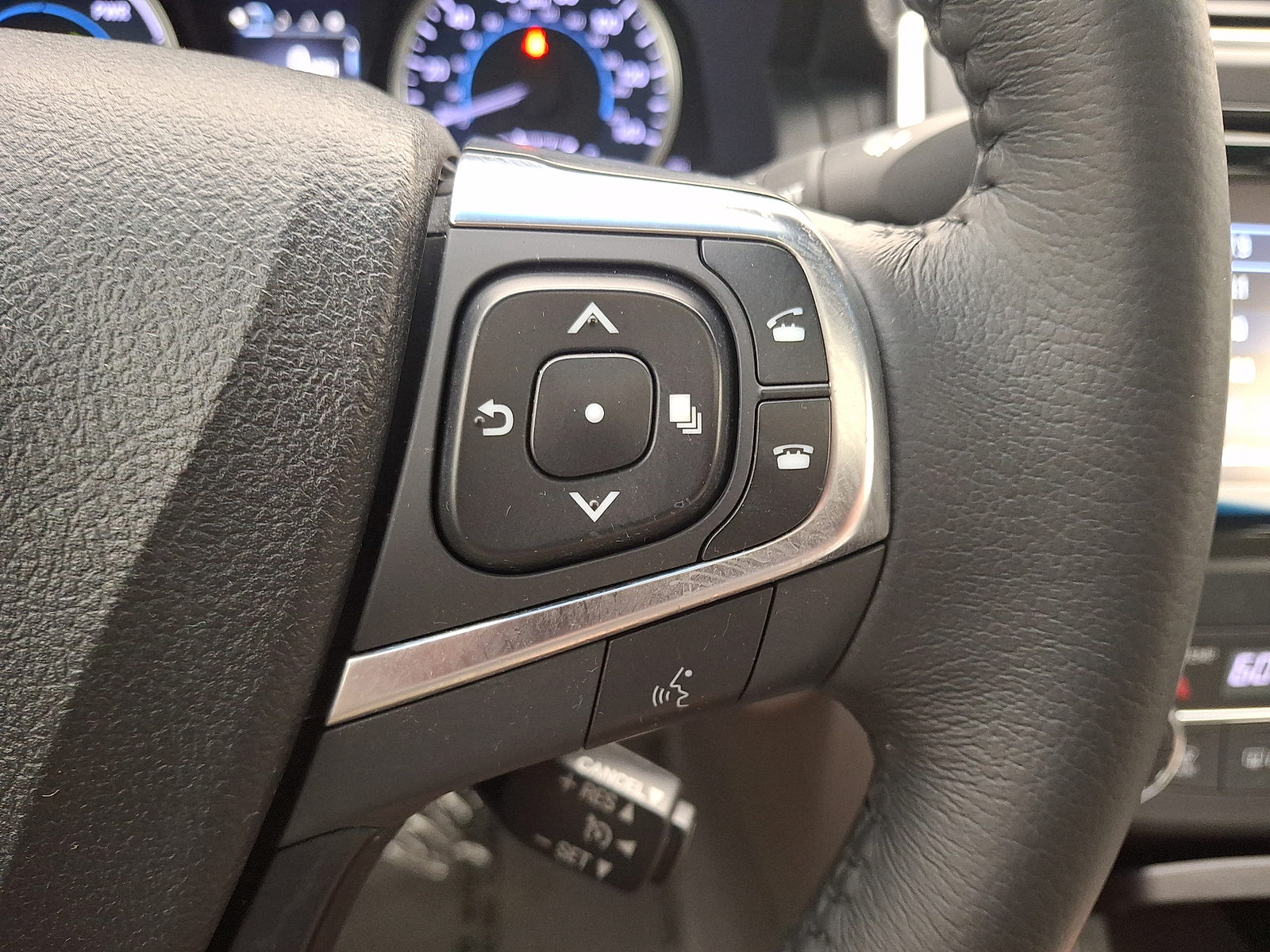 Used 2017 Toyota Camry Hybrid Sedan