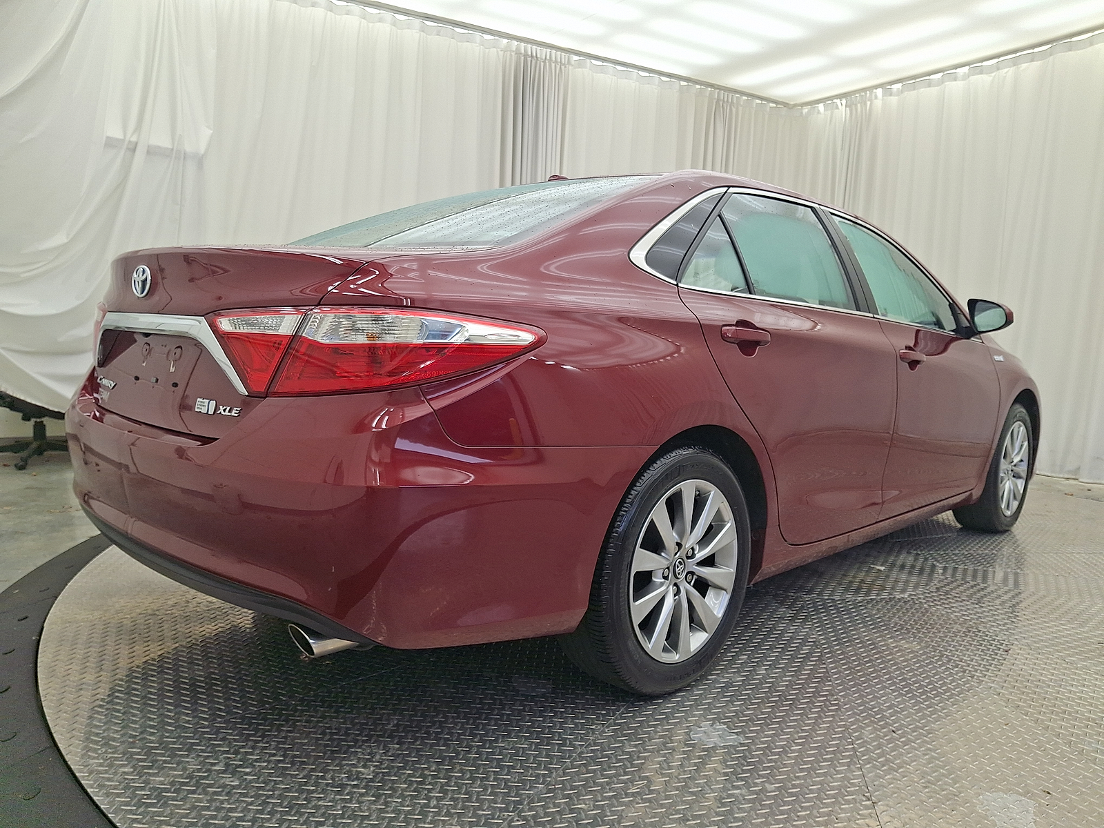 Used 2017 Toyota Camry Hybrid Sedan