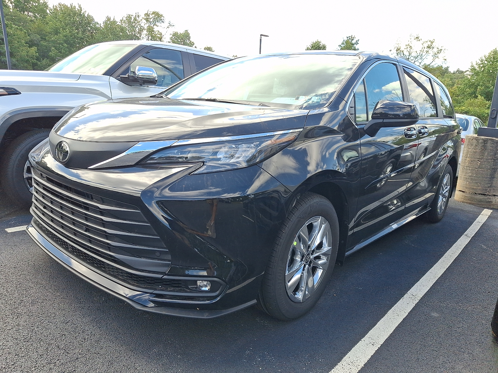 New 2026 Toyota Sienna Van