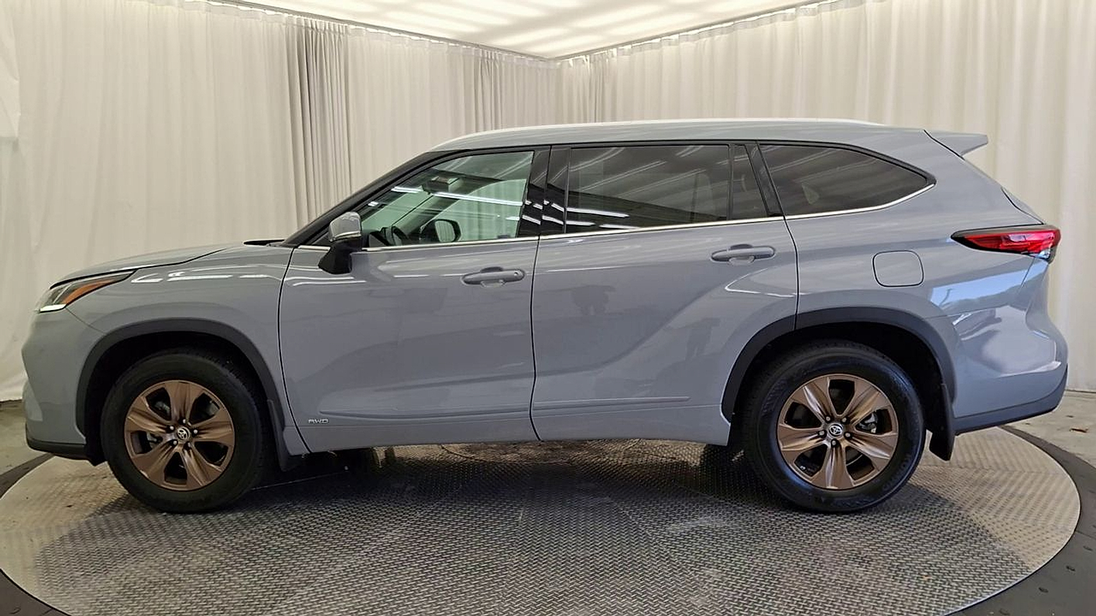 Used 2022 Toyota Highlander Sedan
