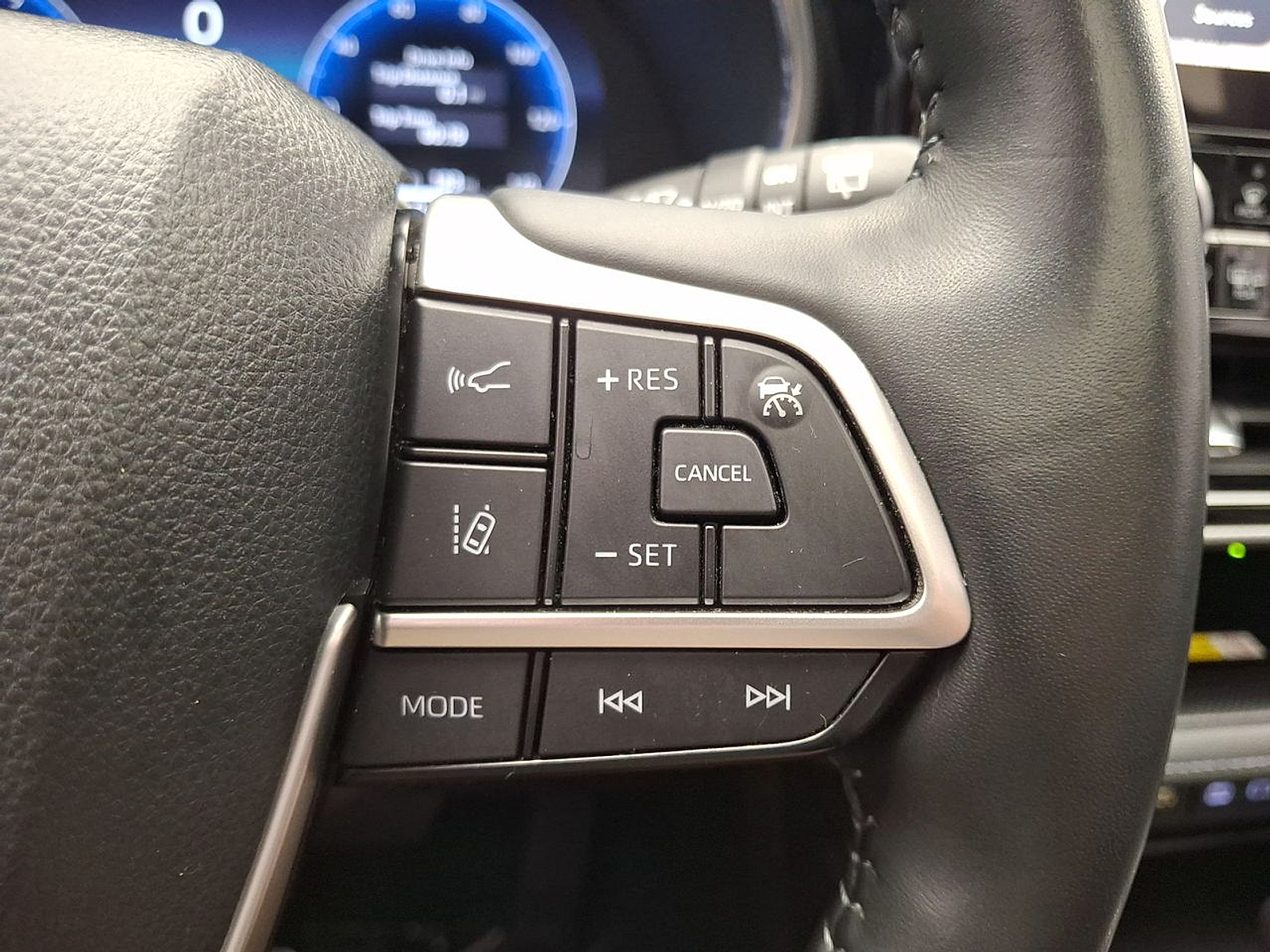 Used 2023 Toyota Highlander SUV