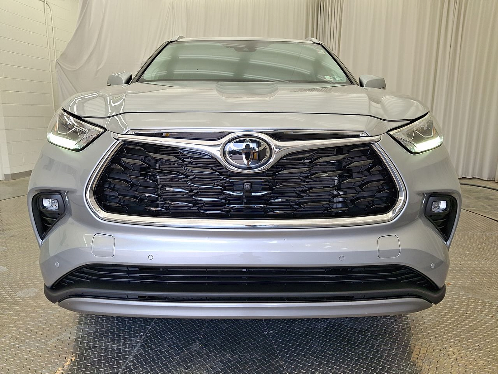 Used 2023 Toyota Highlander SUV