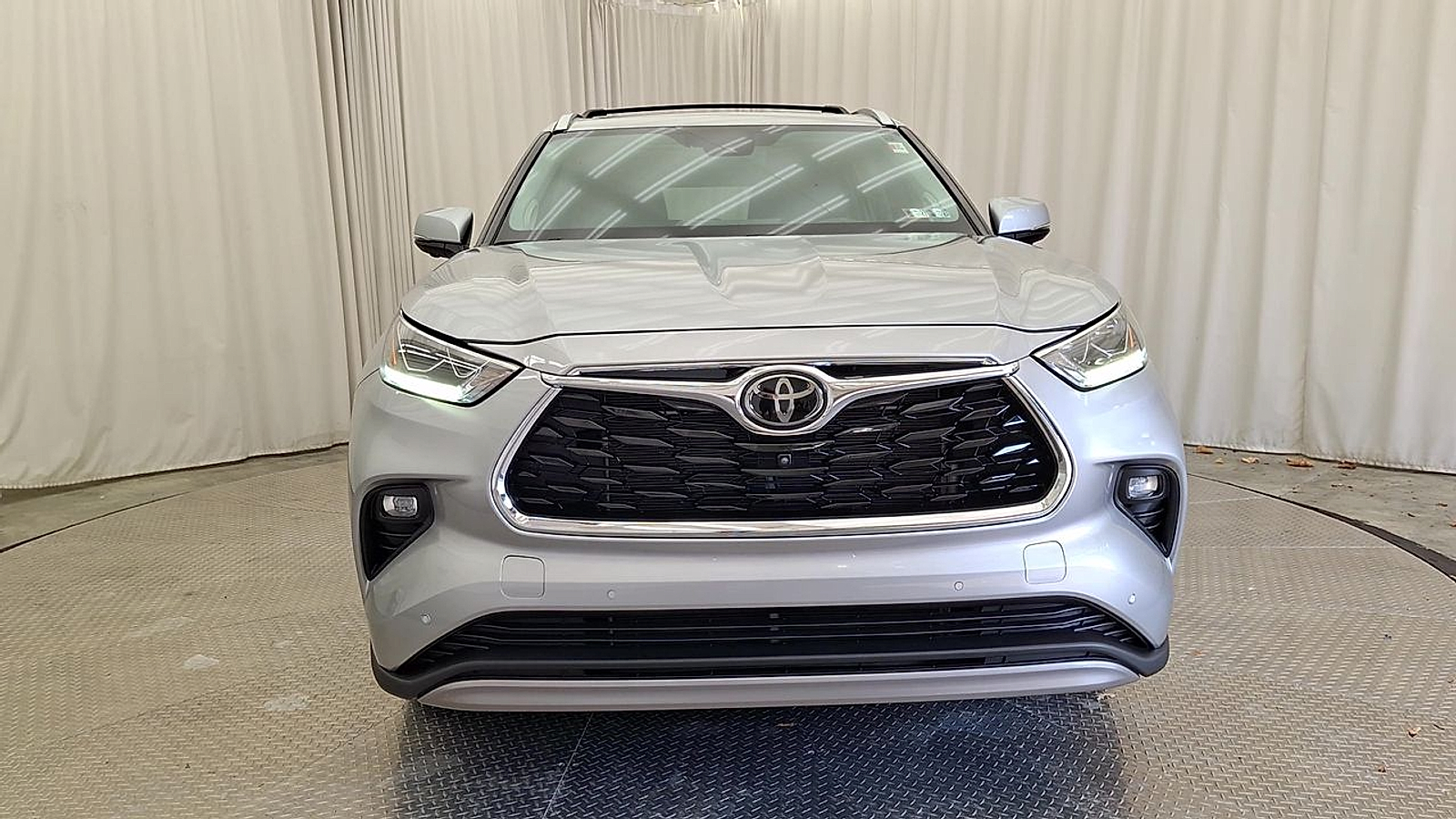 Used 2023 Toyota Highlander SUV