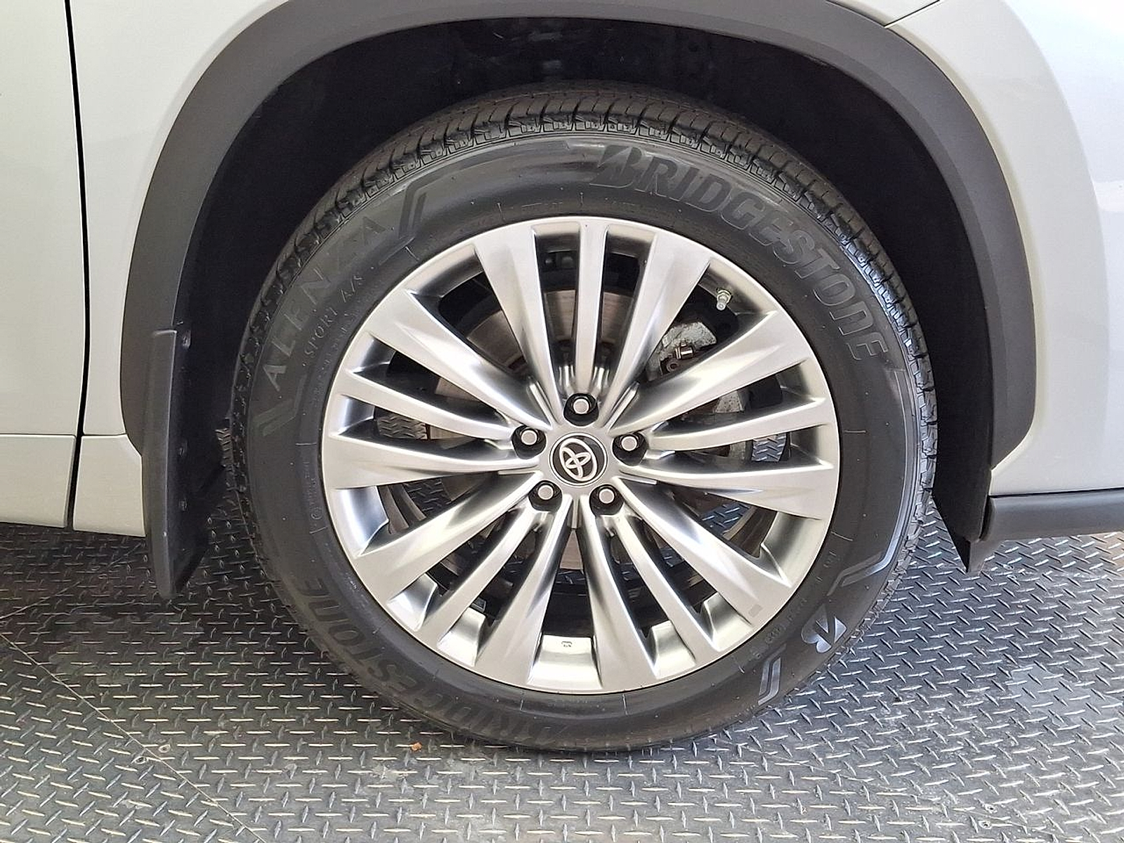 Used 2023 Toyota Highlander SUV