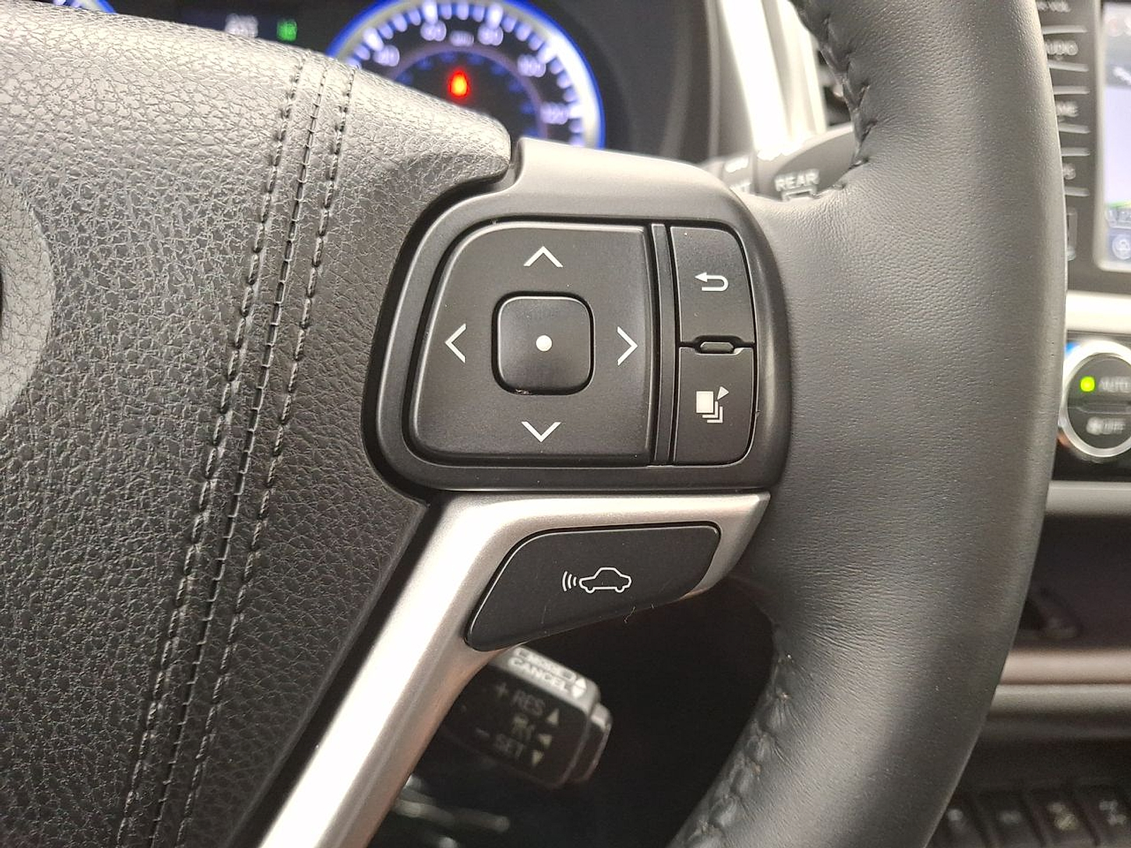 Used 2016 Toyota Highlander SUV