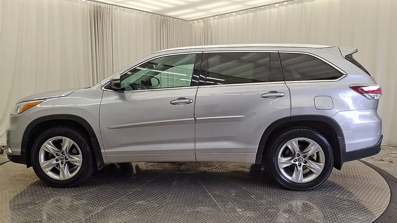 Used 2016 Toyota Highlander SUV
