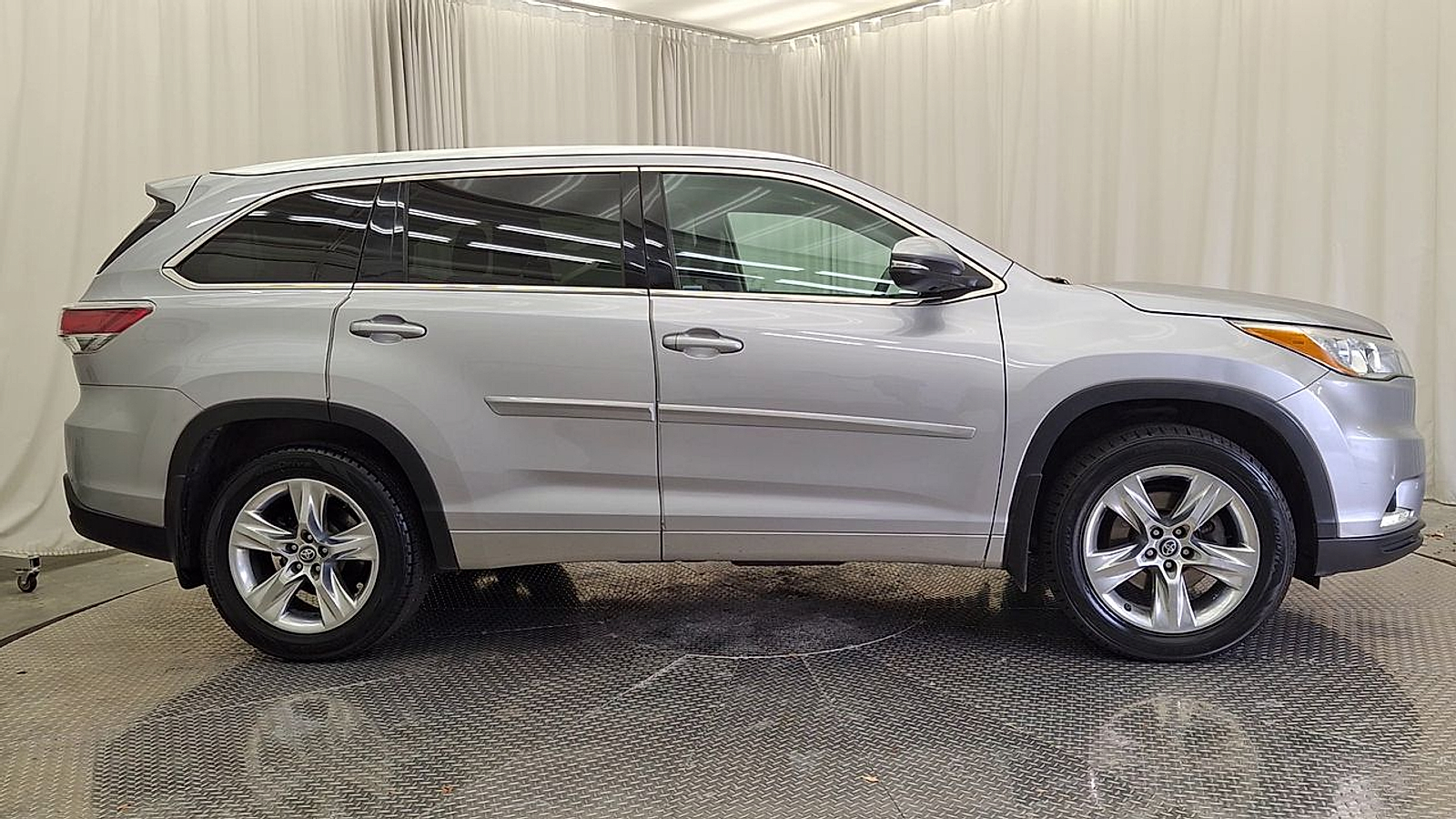 Used 2016 Toyota Highlander SUV