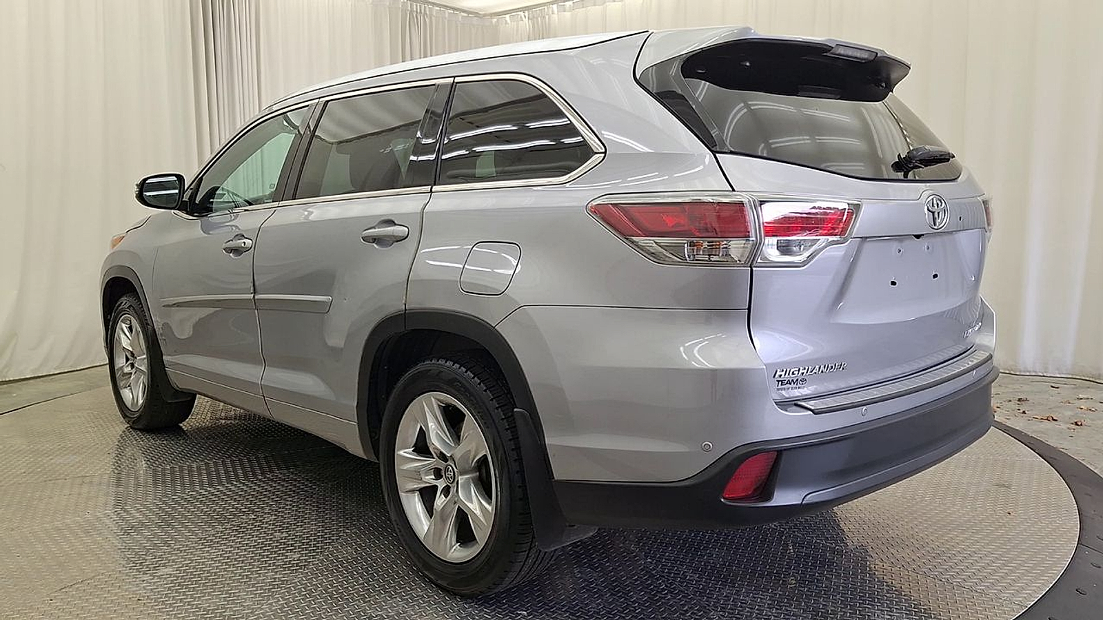 Used 2016 Toyota Highlander SUV