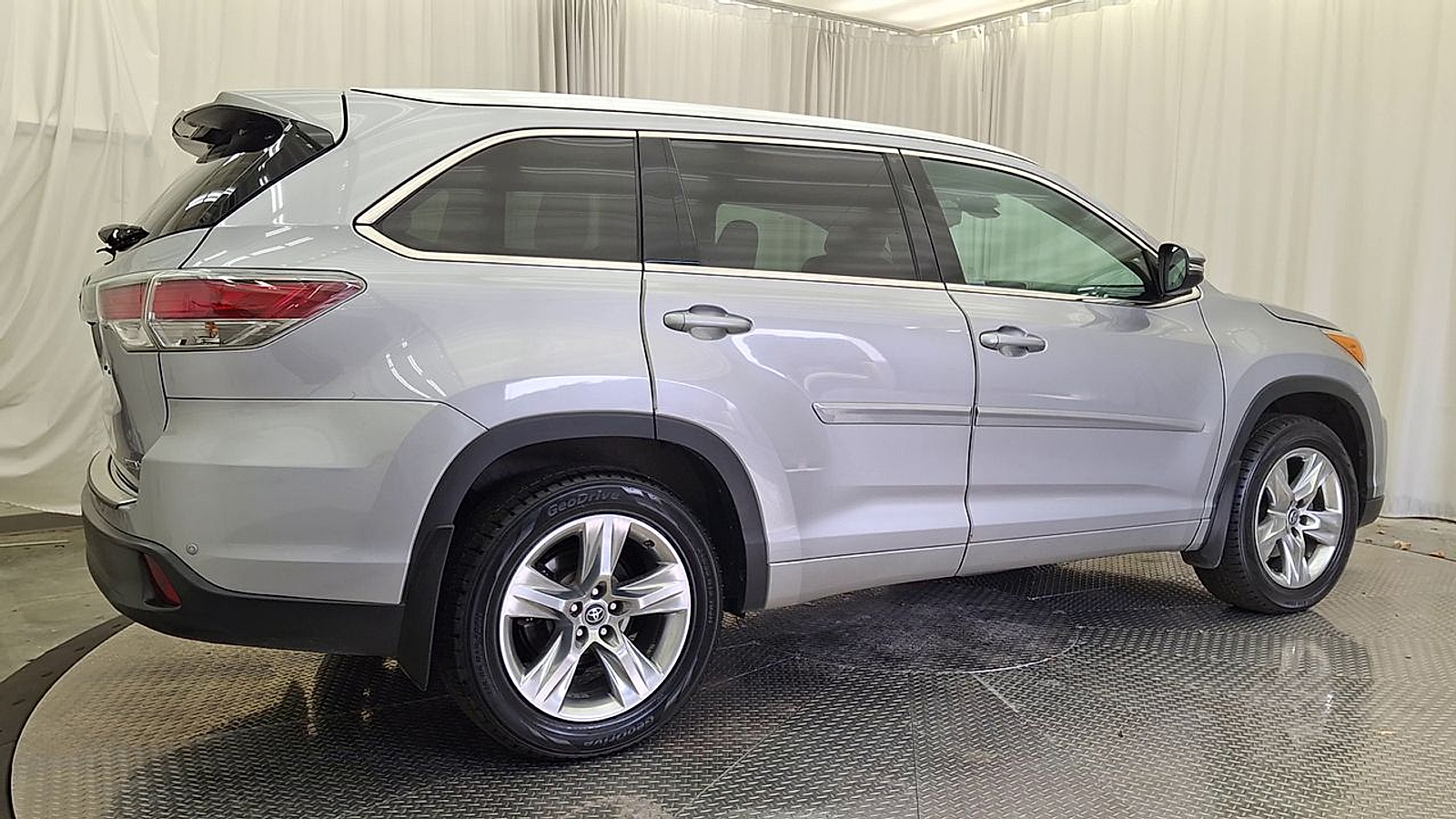 Used 2016 Toyota Highlander SUV