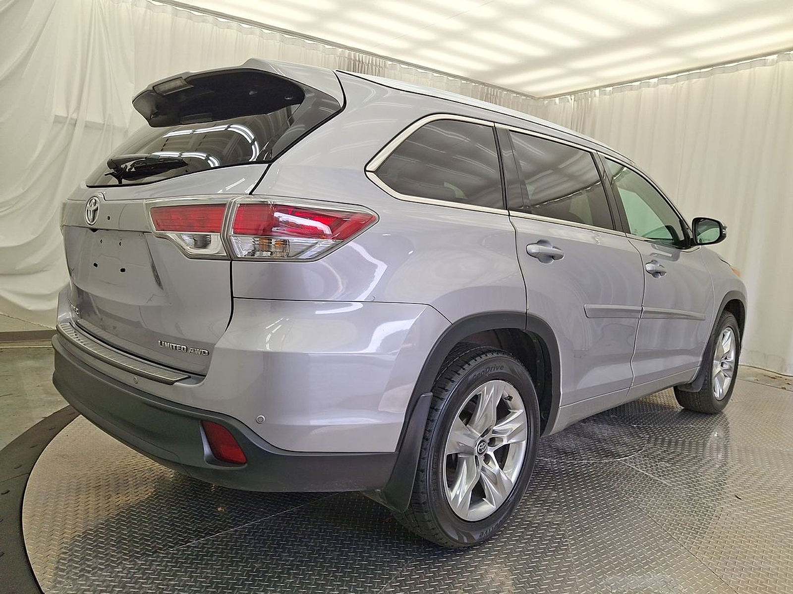 Used 2016 Toyota Highlander SUV