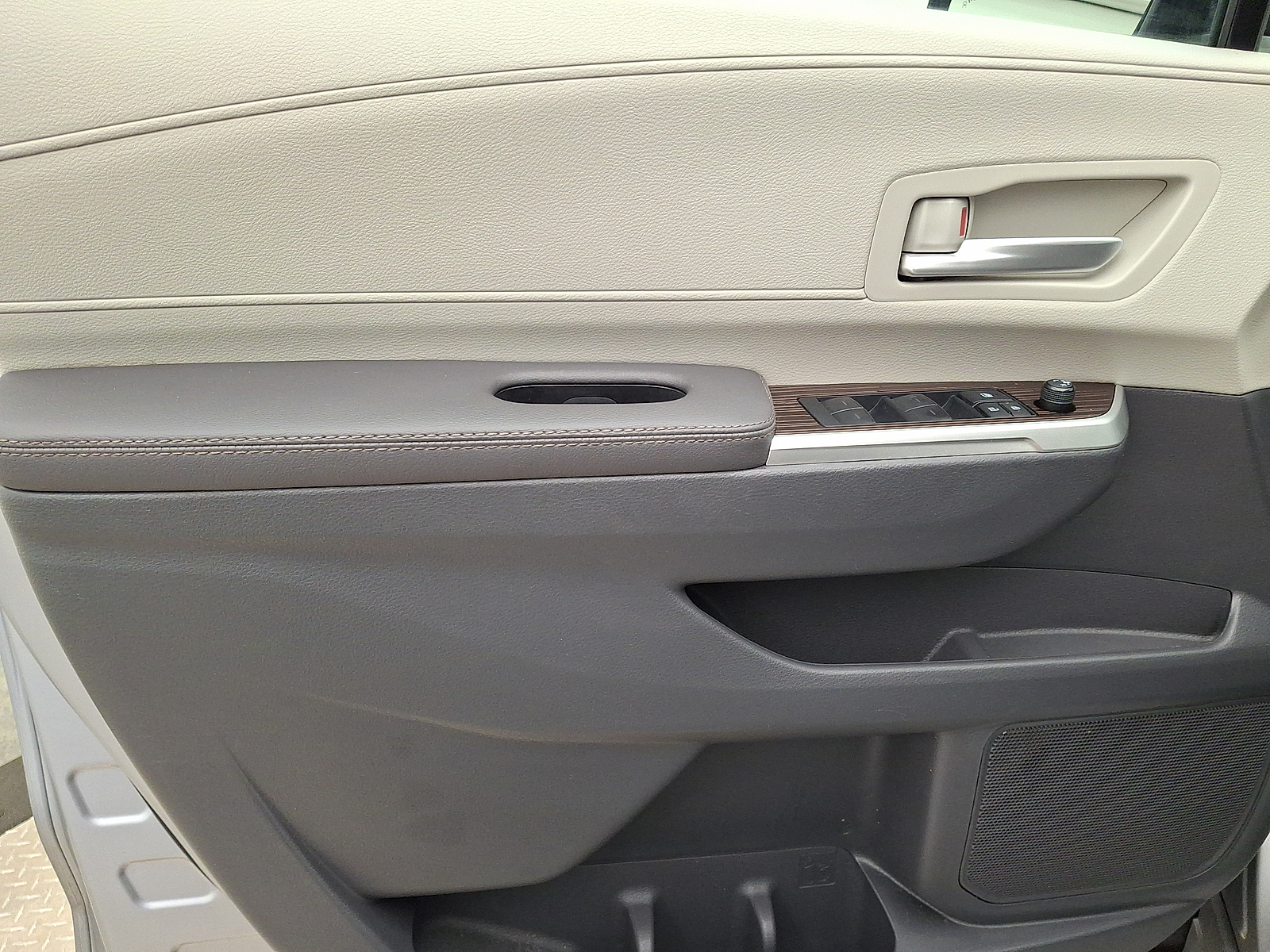 Used 2024 Toyota Sienna Van