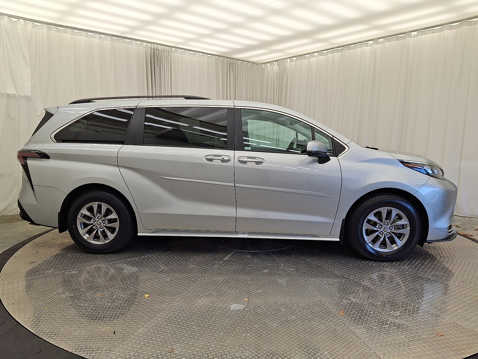 Used 2024 Toyota Sienna Van