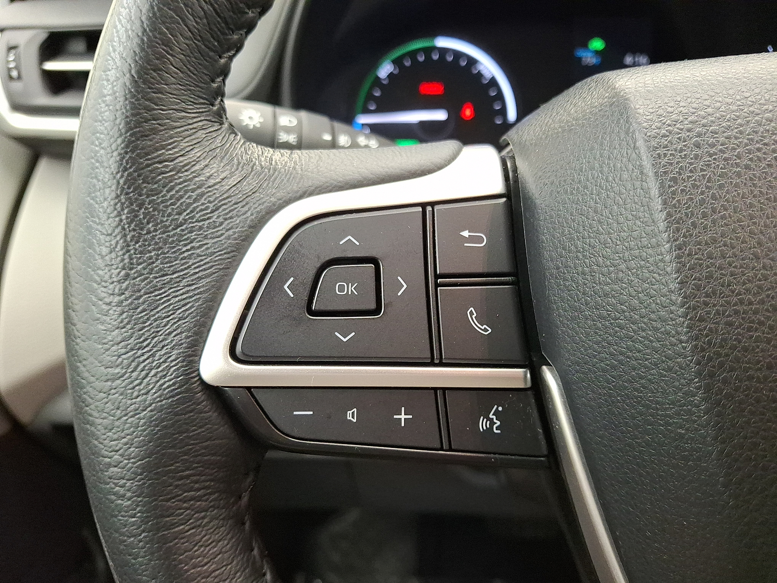 Used 2024 Toyota Sienna Van