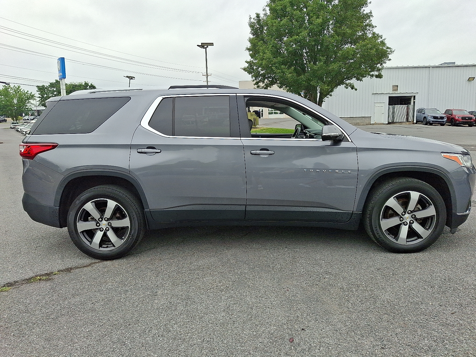 used 2018 Chevrolet Traverse car, priced at $15,999