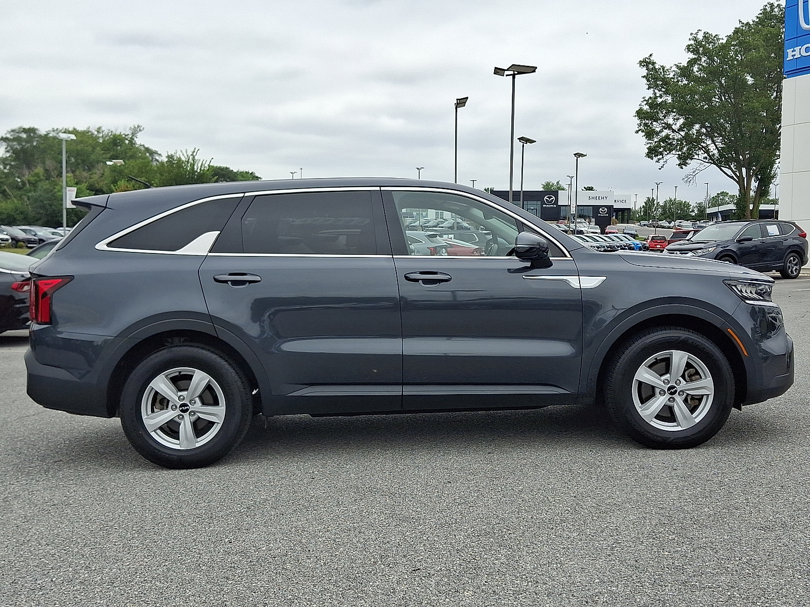 used 2023 Kia Sorento car, priced at $22,499