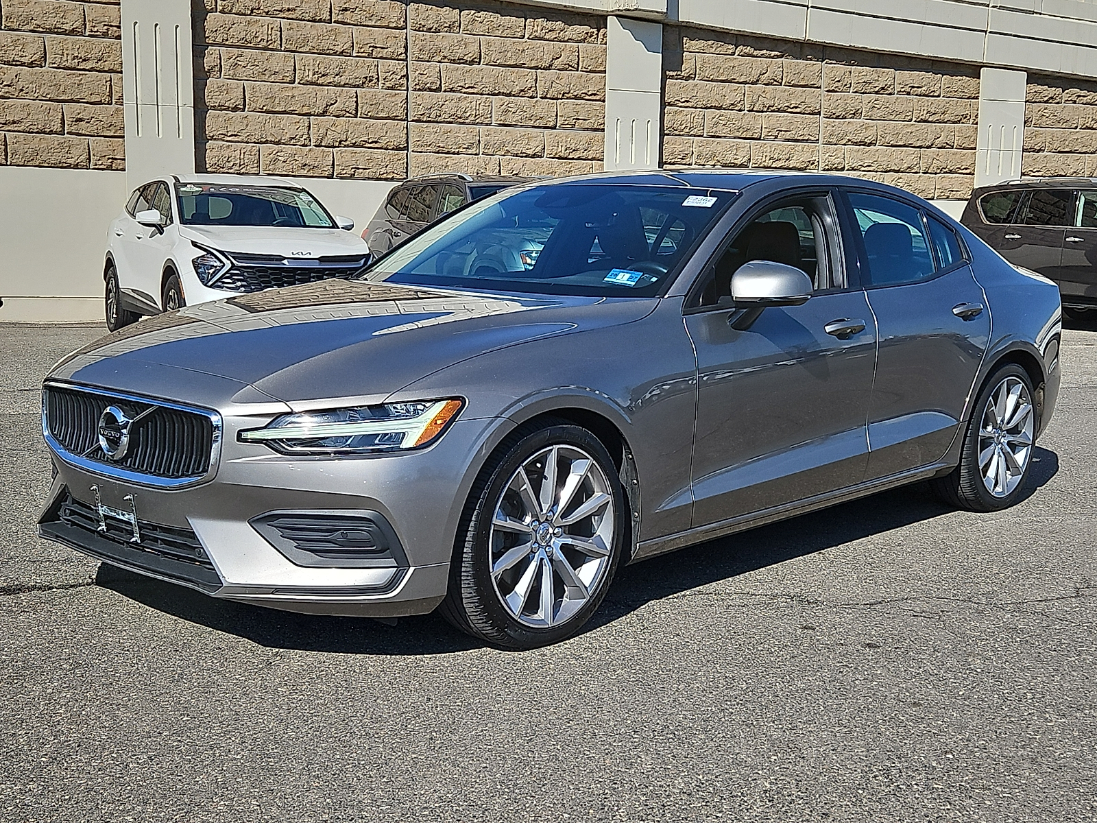 2020 Volvo S60 T6 Momentum AWD