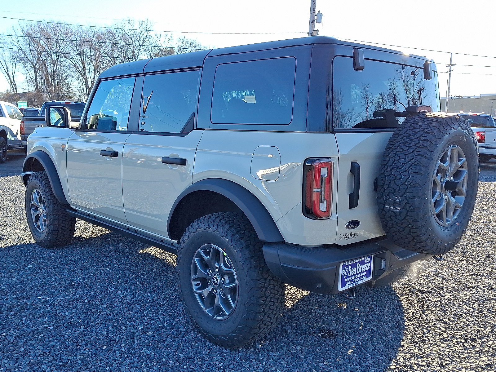 View vehicle photo 3