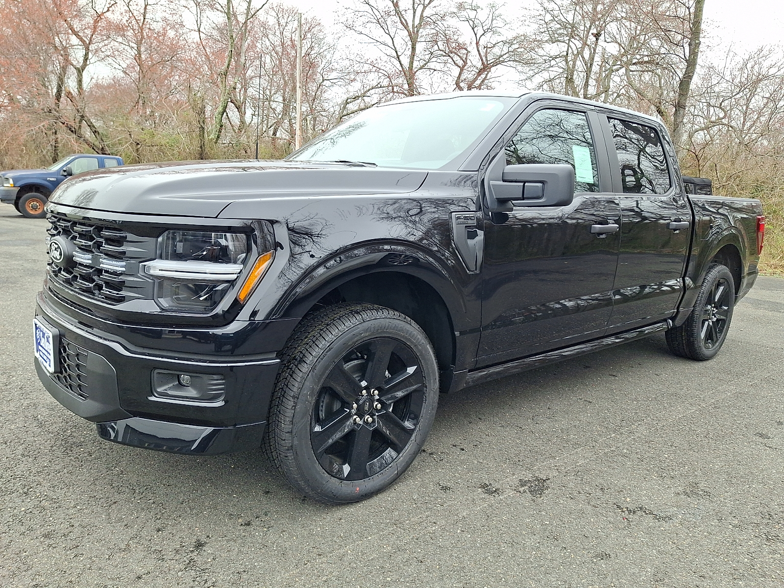 View vehicle photo 2