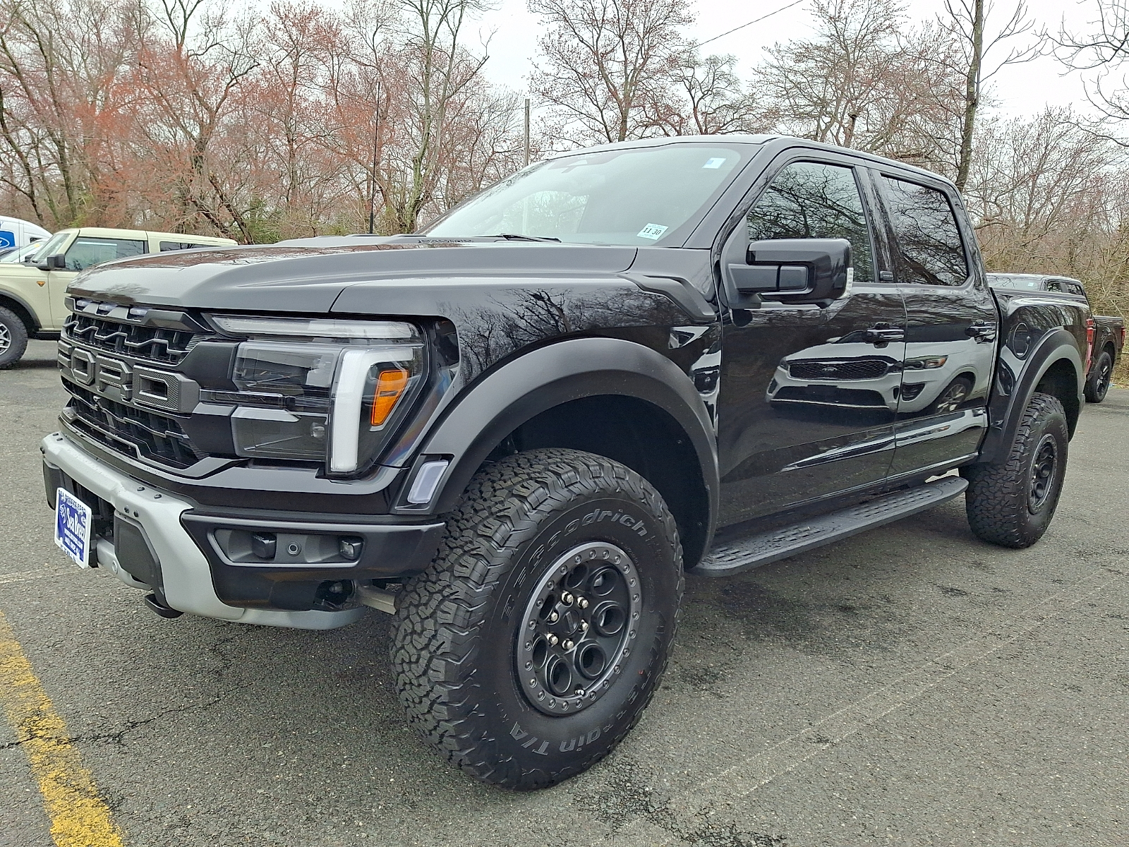 View vehicle photo 3