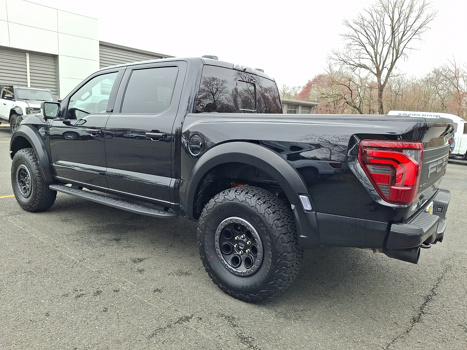 View vehicle photo 4