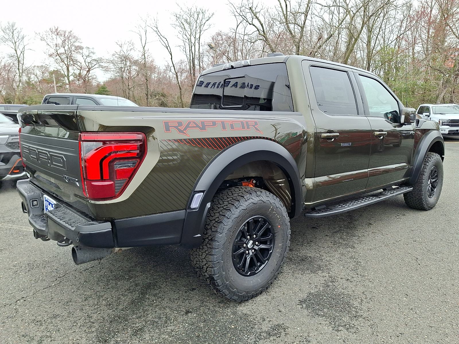 View vehicle photo 4